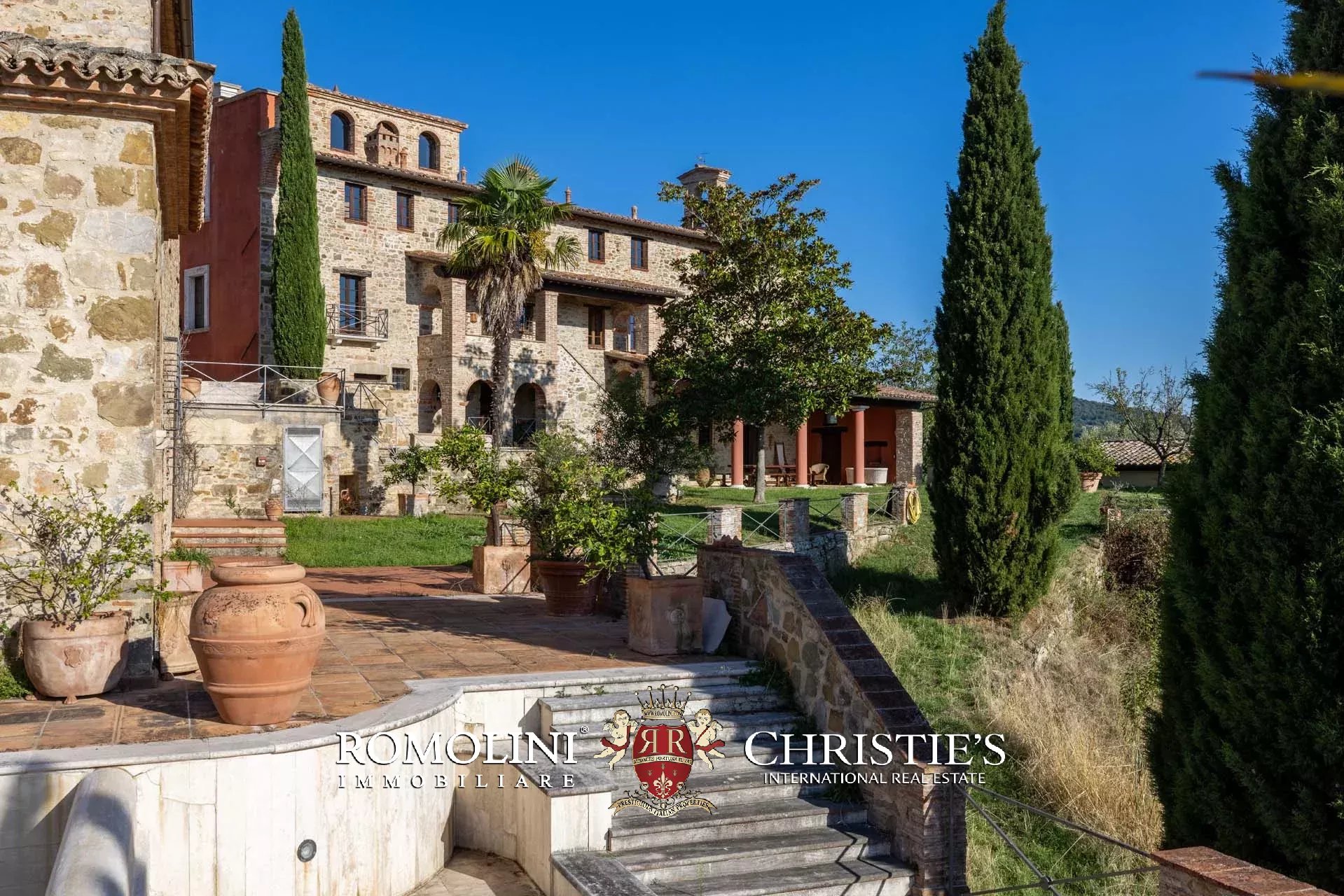 10 Bedroom Villa/Townhouse's Image 26