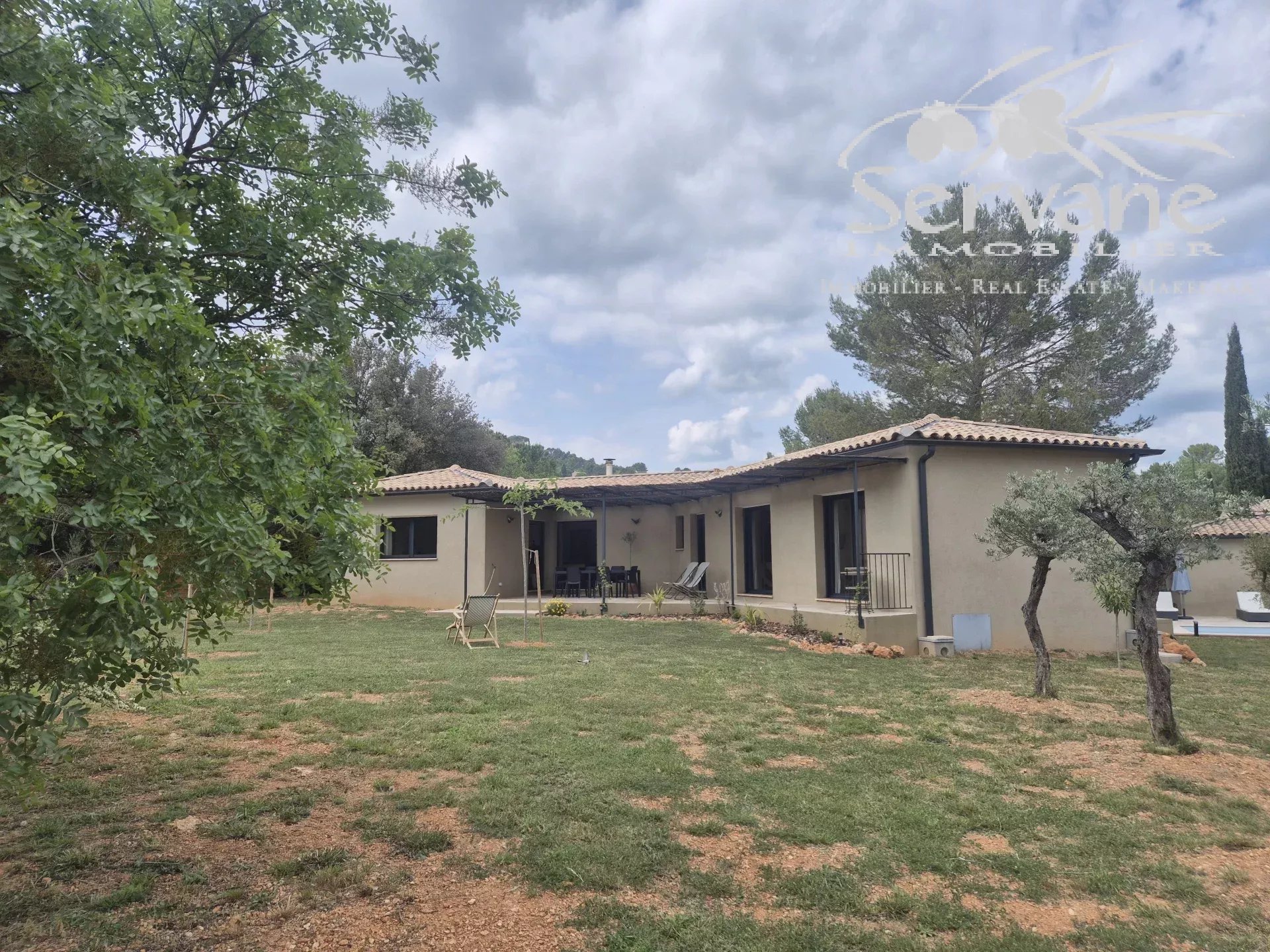 Villa and 4 gites in Cotignac, unique layout with pool house and pool