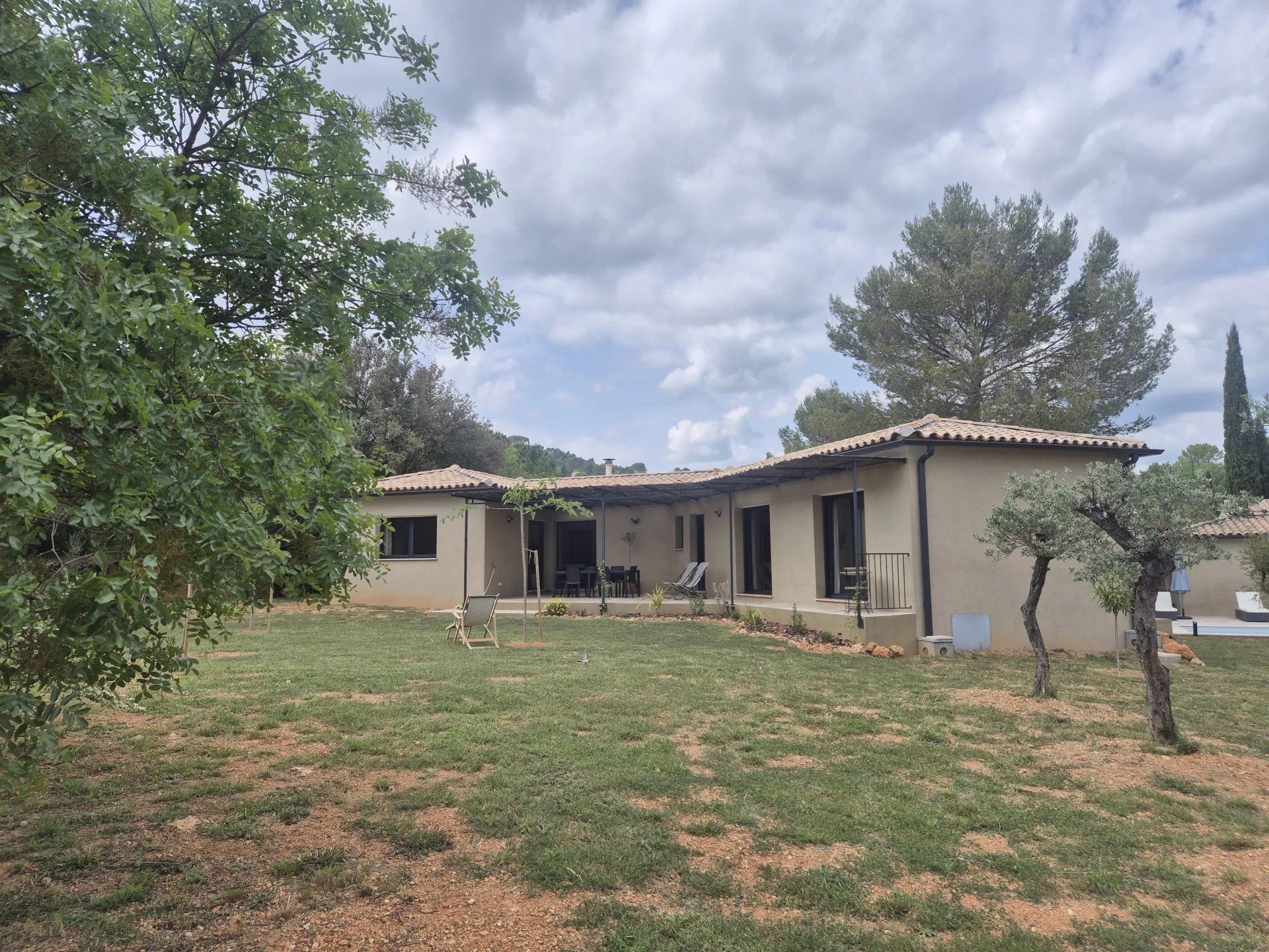 Villa and 4 gites in Cotignac, unique layout with pool house and pool