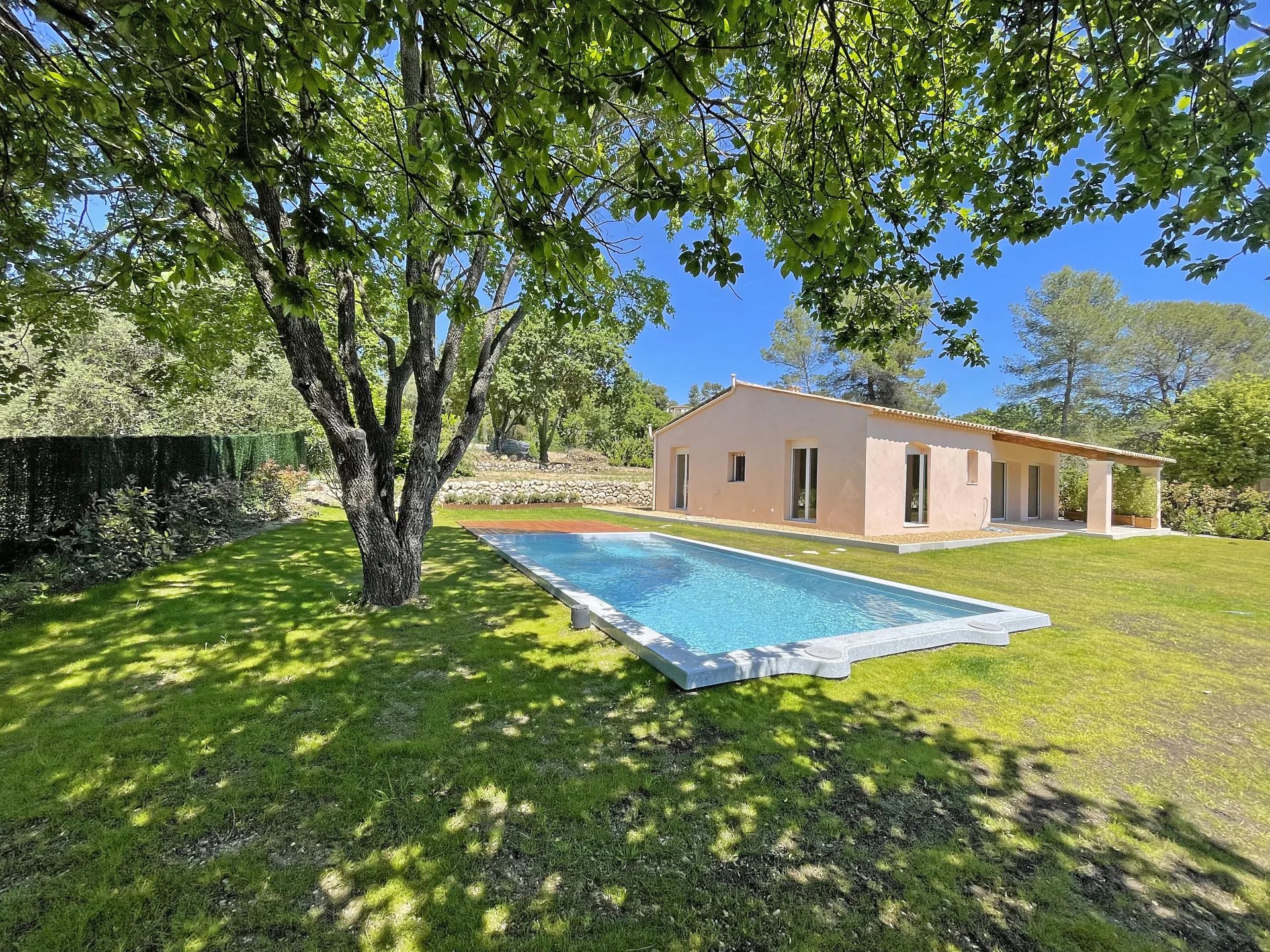 06740 CHÂTEAUNEUF-GRASSE VILLA