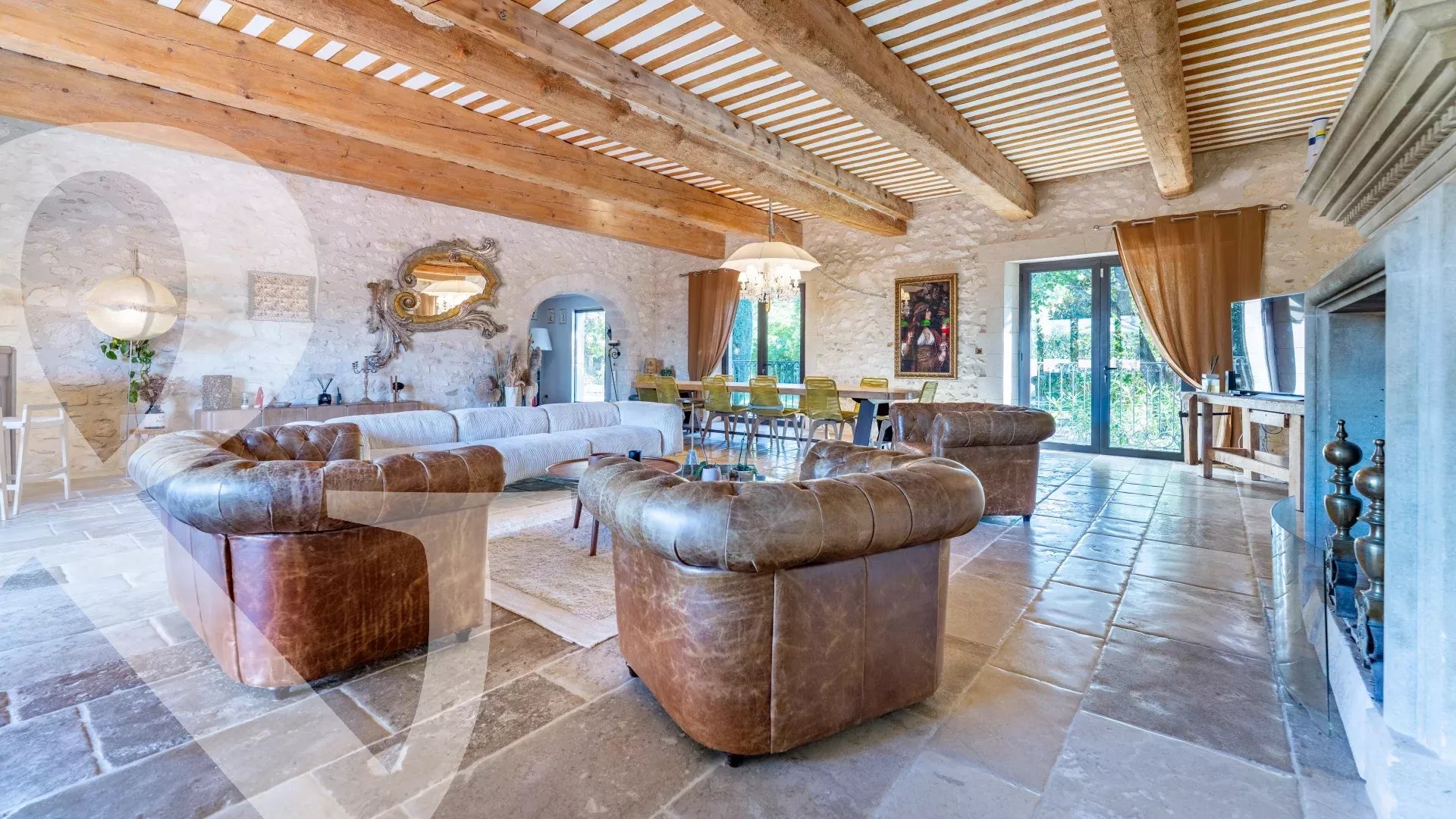 AUTHENTIQUE MAS EN COEUR DE VILLAGE