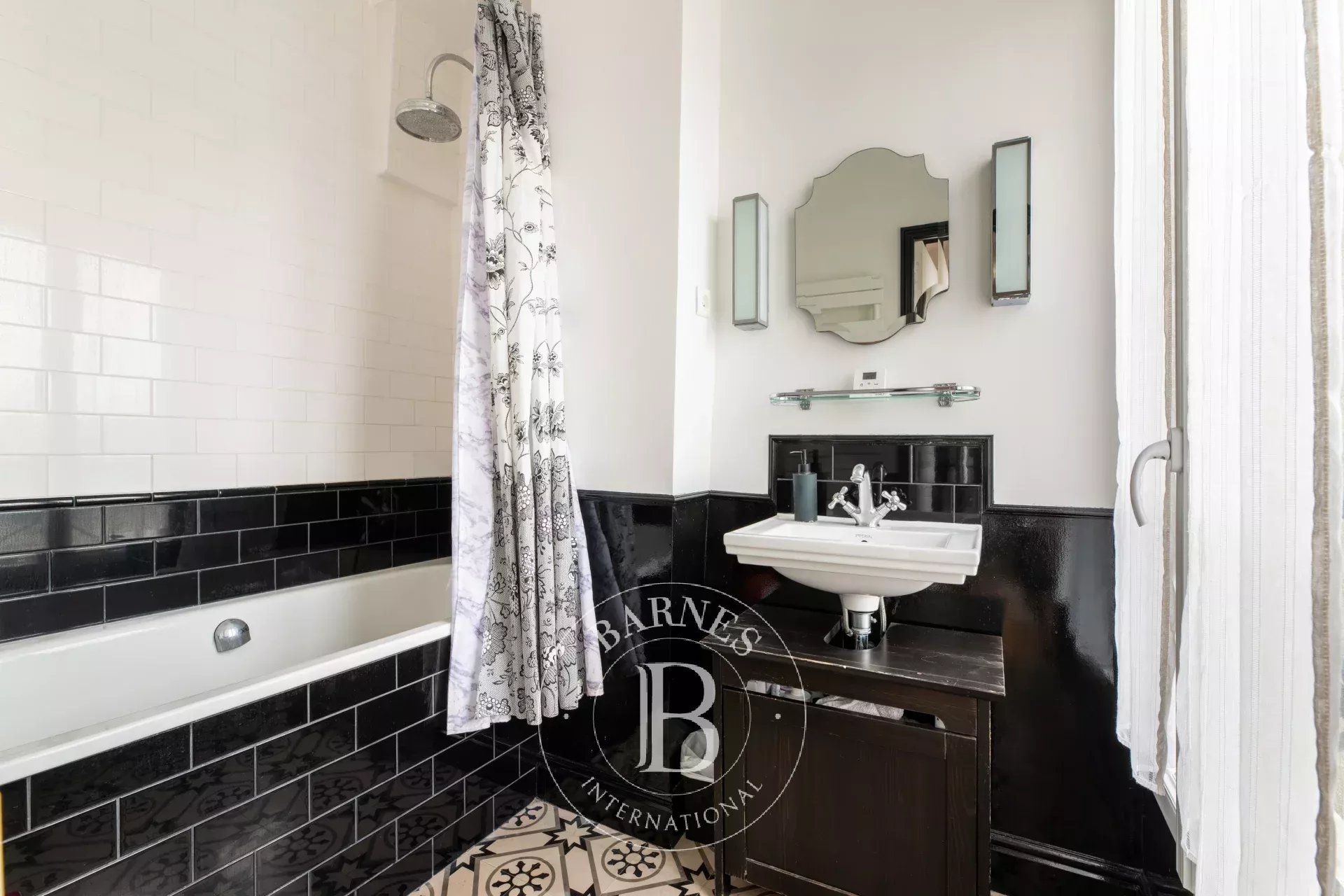 Daire Paris 3ème - picture 10