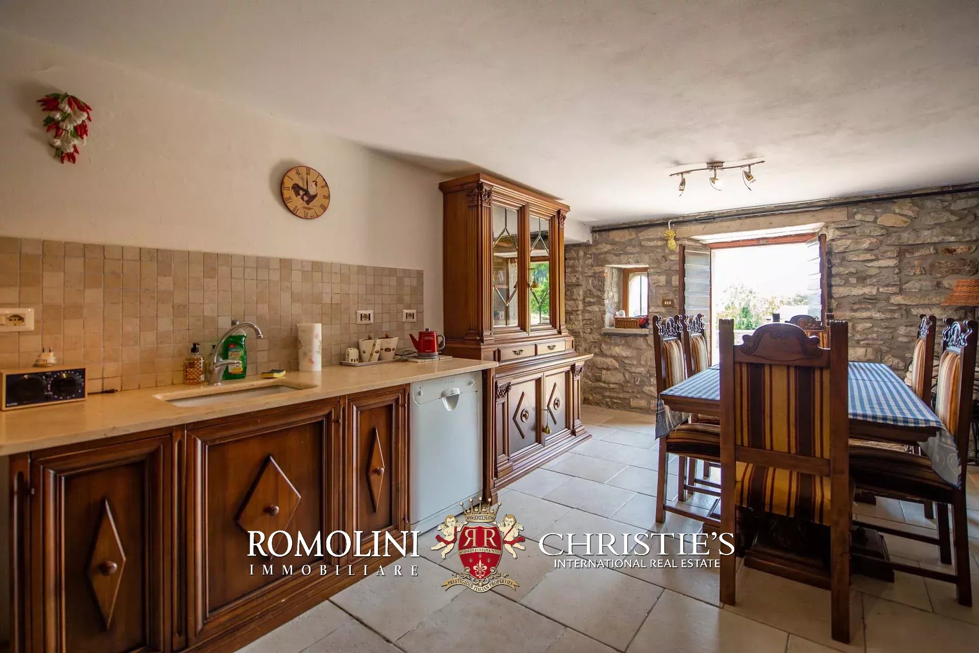 6 Bedroom Villa/Townhouse's Image 28
