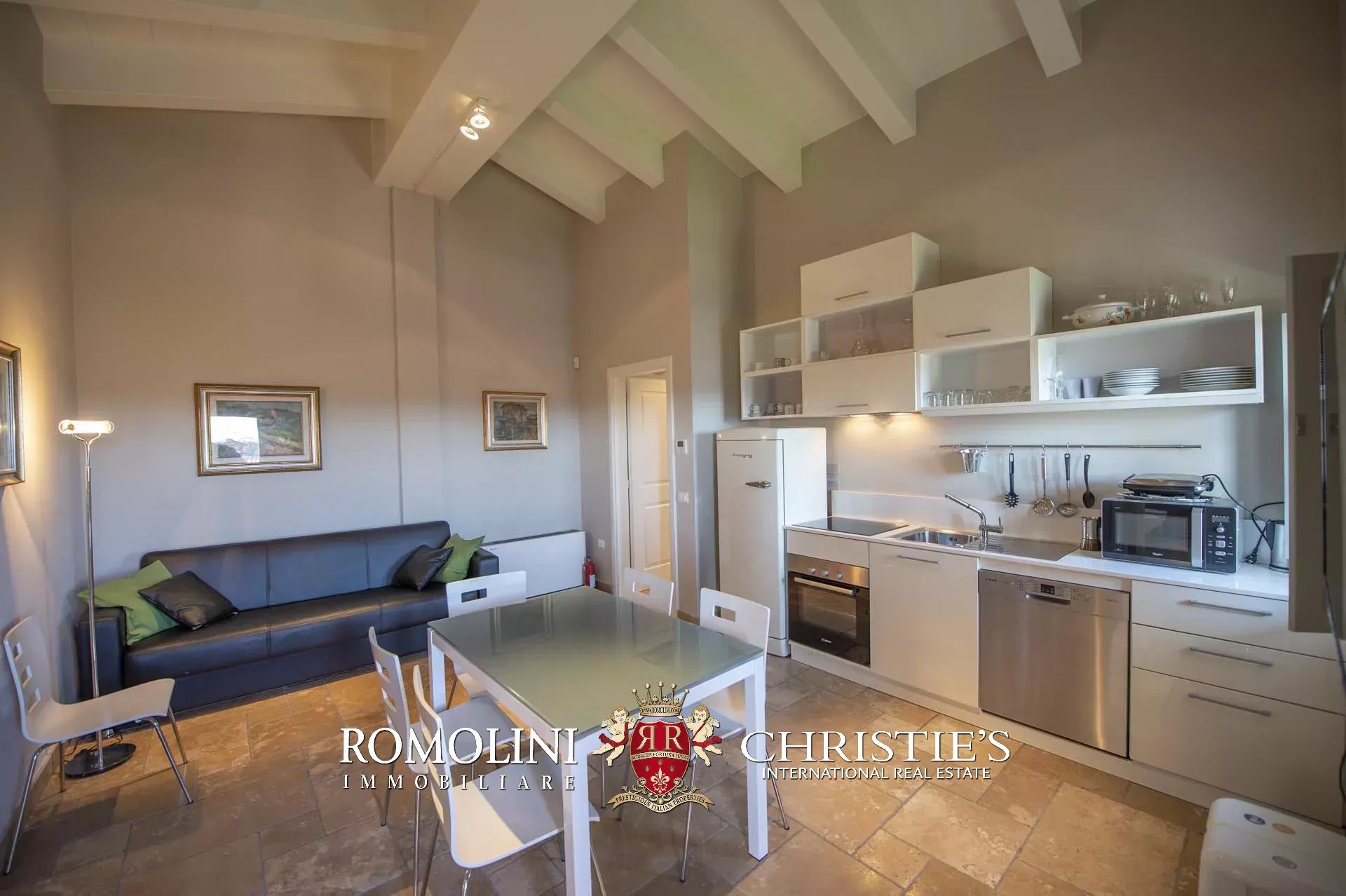11 Bedroom Vineyard's Image 94