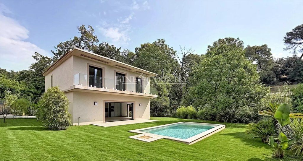 Villa for sale in Mougins — Villa for sale in Mougins new in private domaine