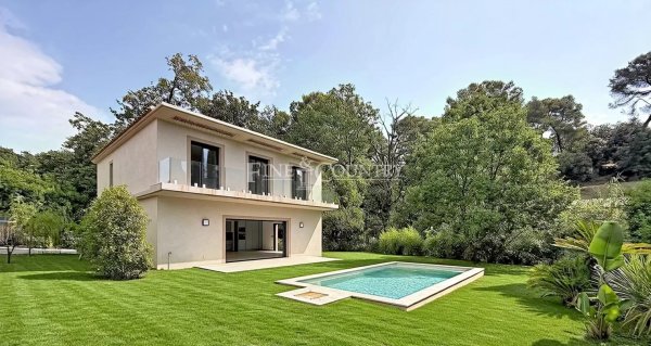 Villa for sale in Mougins new in private domaine — photo 1