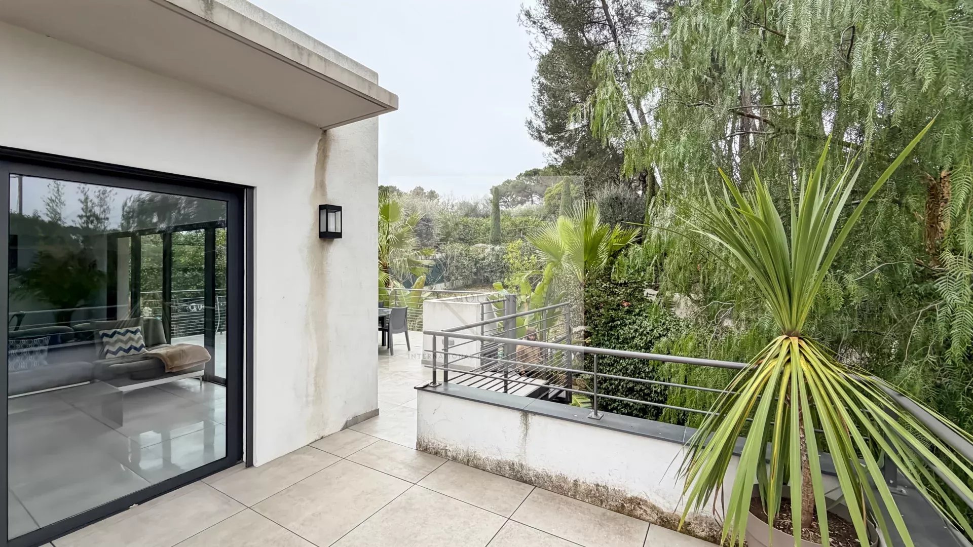 Villa moderne – vue collines, proche Cannes — photo 24