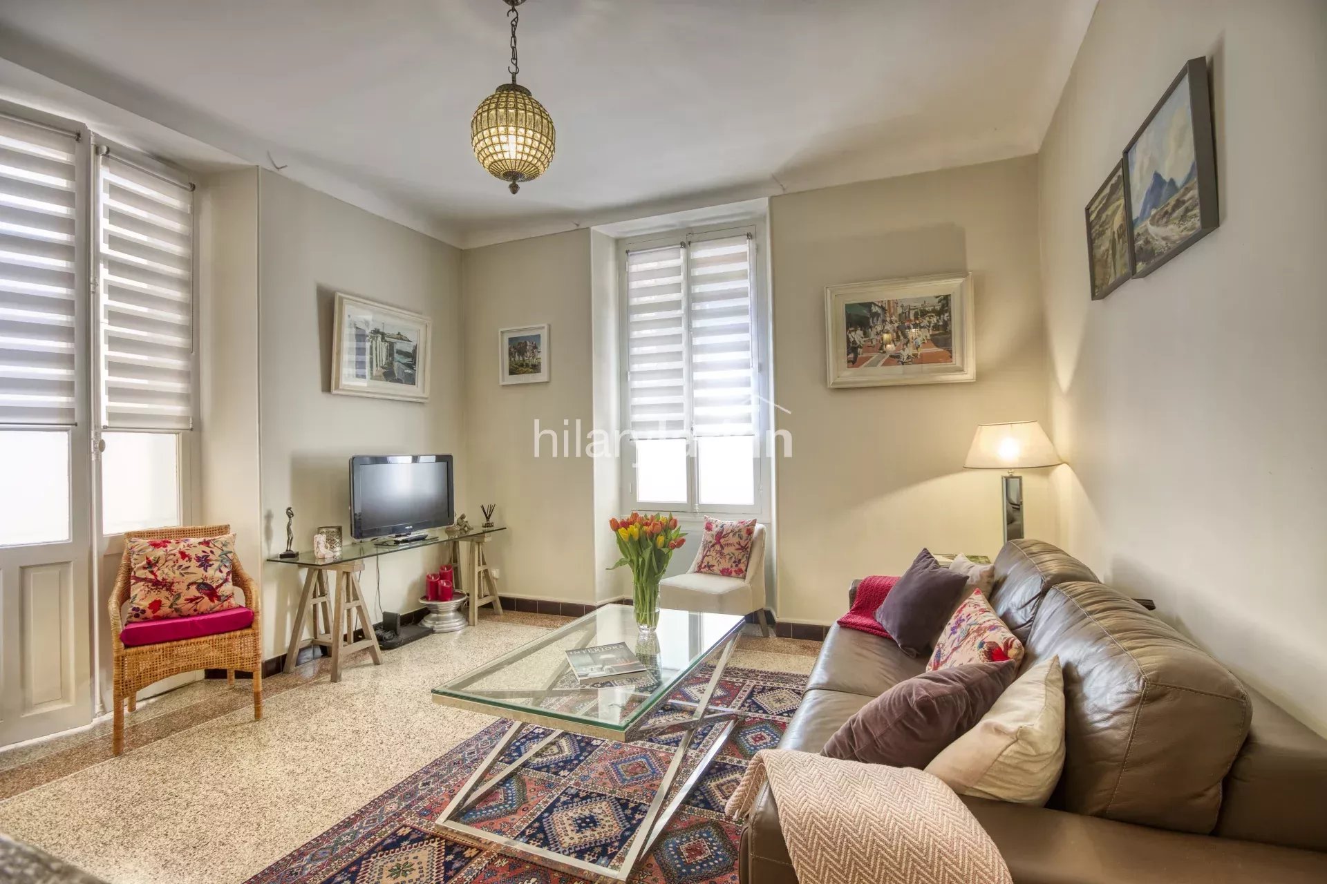 Charming Bourgeois Ground Floor Apartment in Petit Juas Cannes