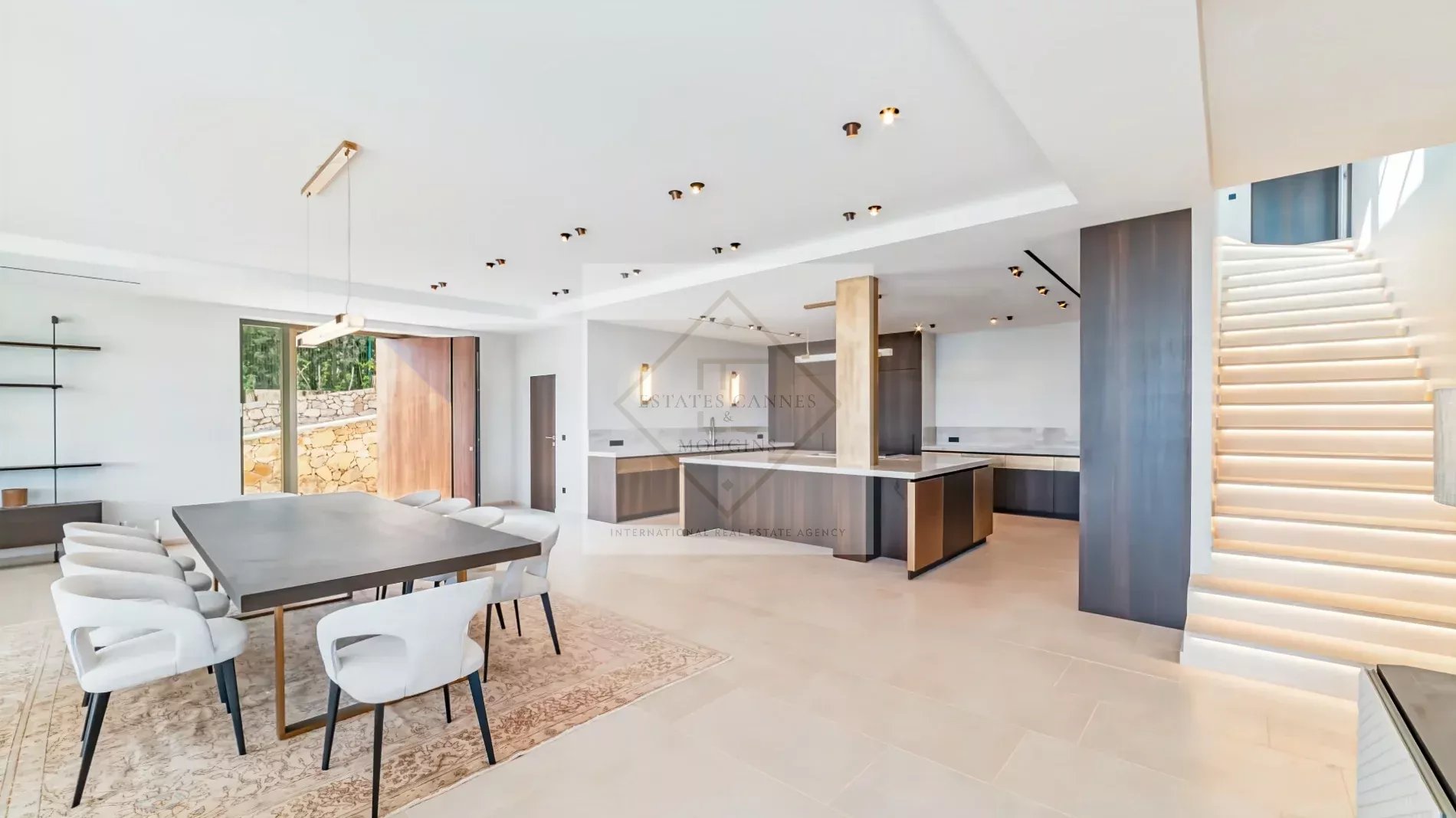 SUPER CANNES — EXCEPTIONAL BRAND-NEW CONTEMPORARY VILLA WITH PANORAMIC SEA VIEWS — photo 32
