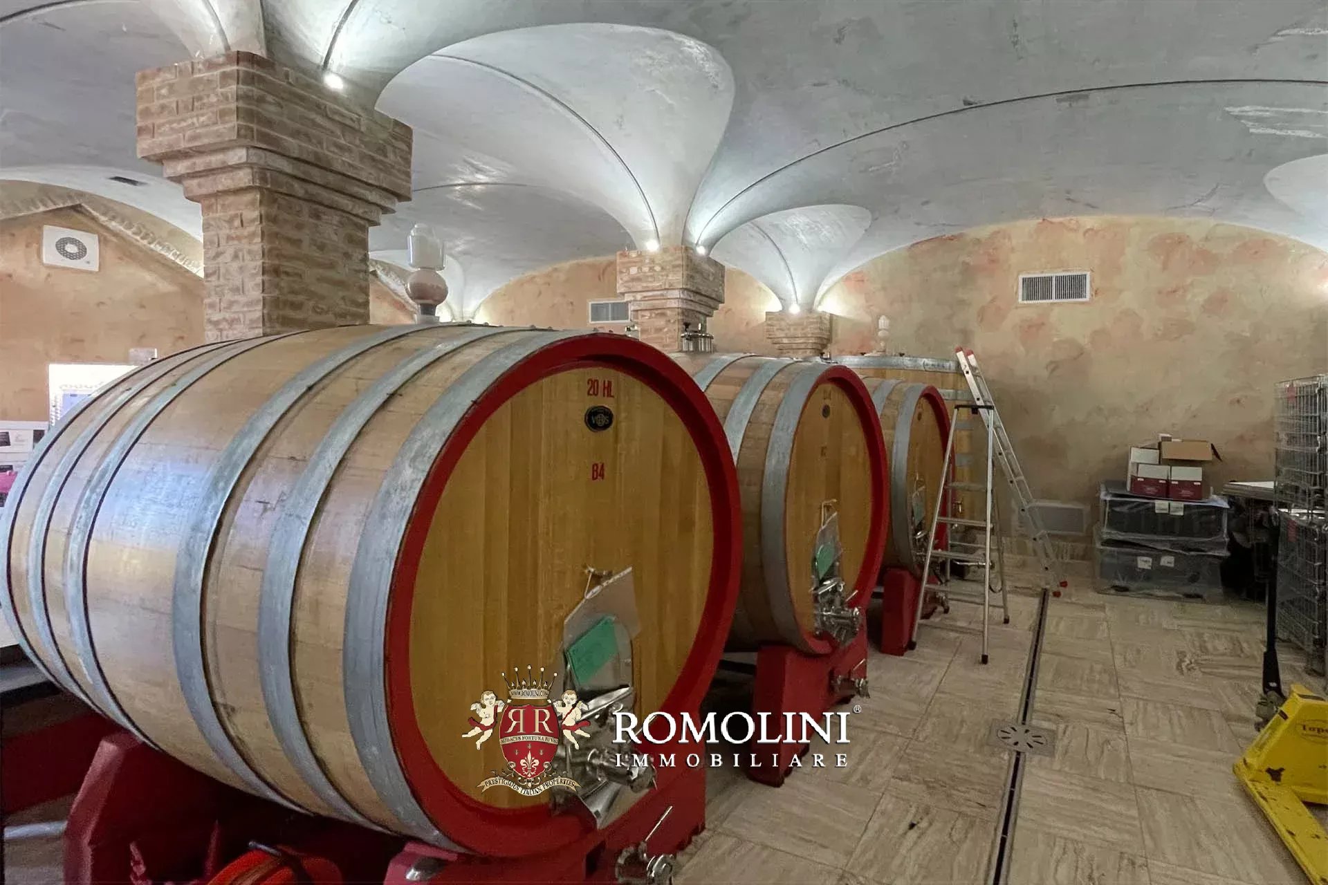 6 Bedroom Vineyard's Image 18