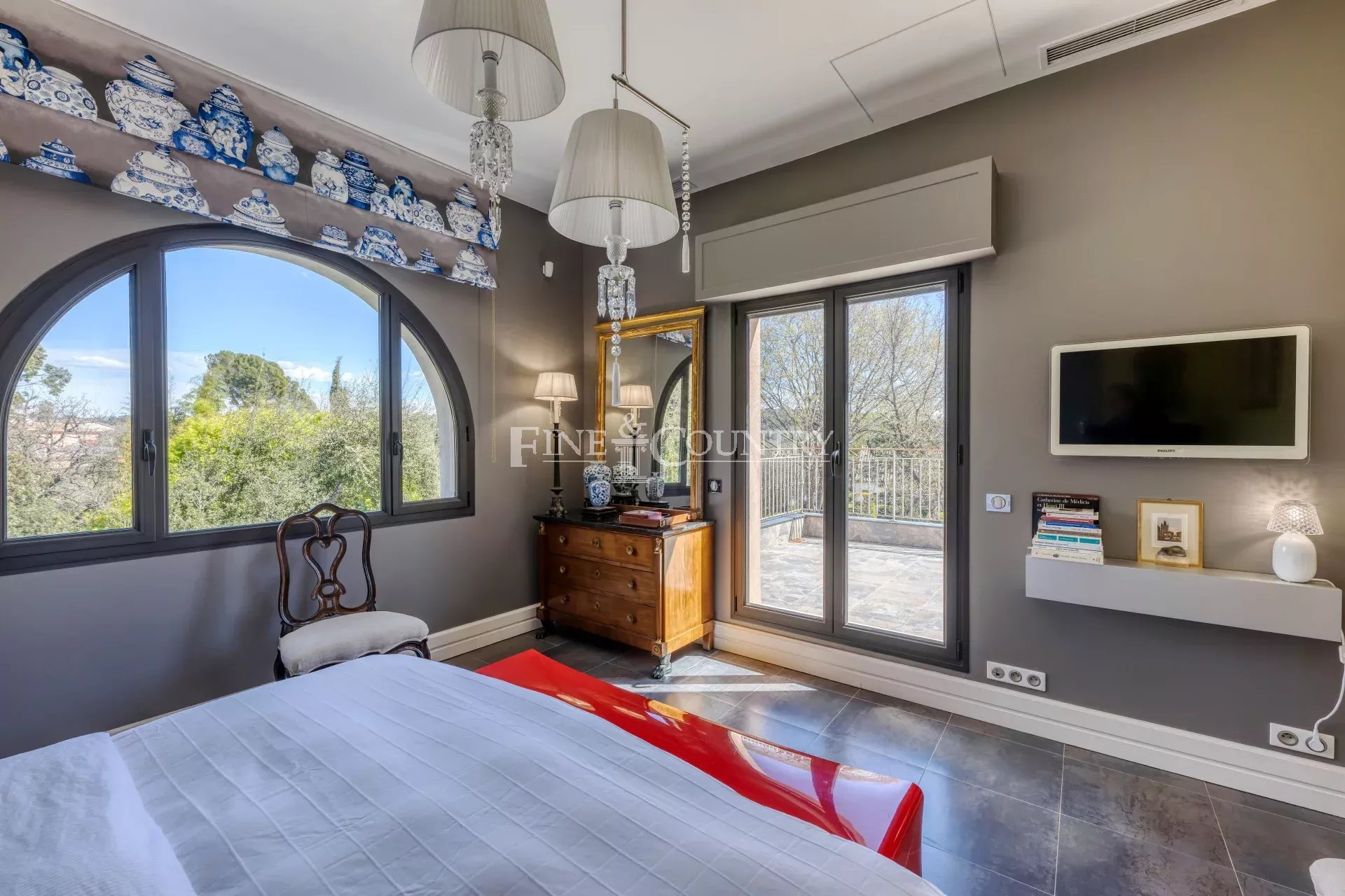 Photo of Villa for sale in Grasse