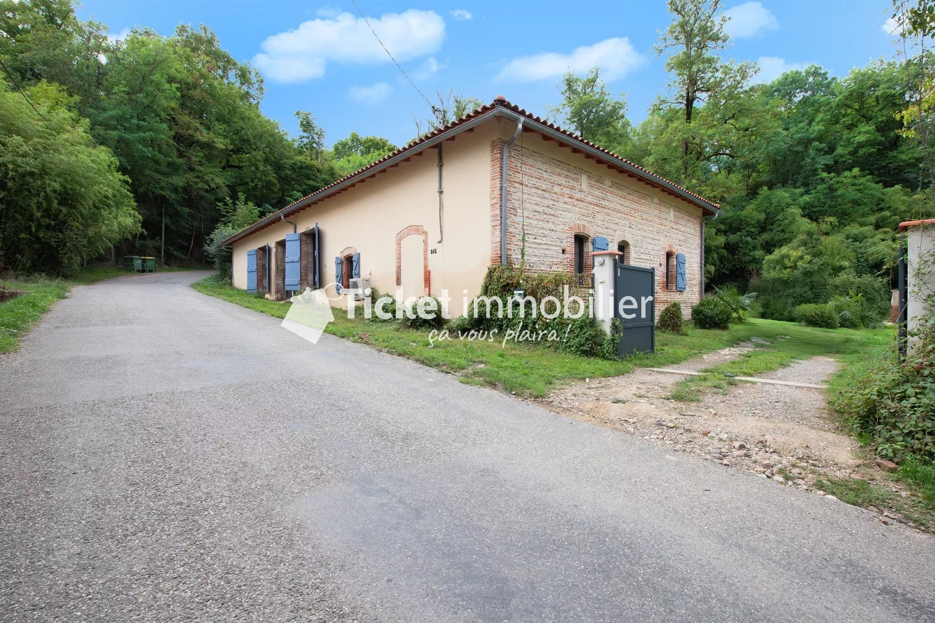 Ancienne métairie de 135m2 rénovée avec piscine, volumes et cachet sur une parcelle 1H boisée — photo 15