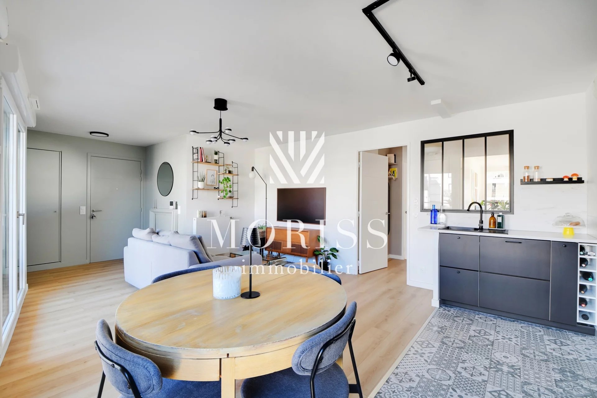 APPARTEMENT 3 PIECES TERRASSES / 72M2 / COUR DES LAVANDIERES - V - Image Array