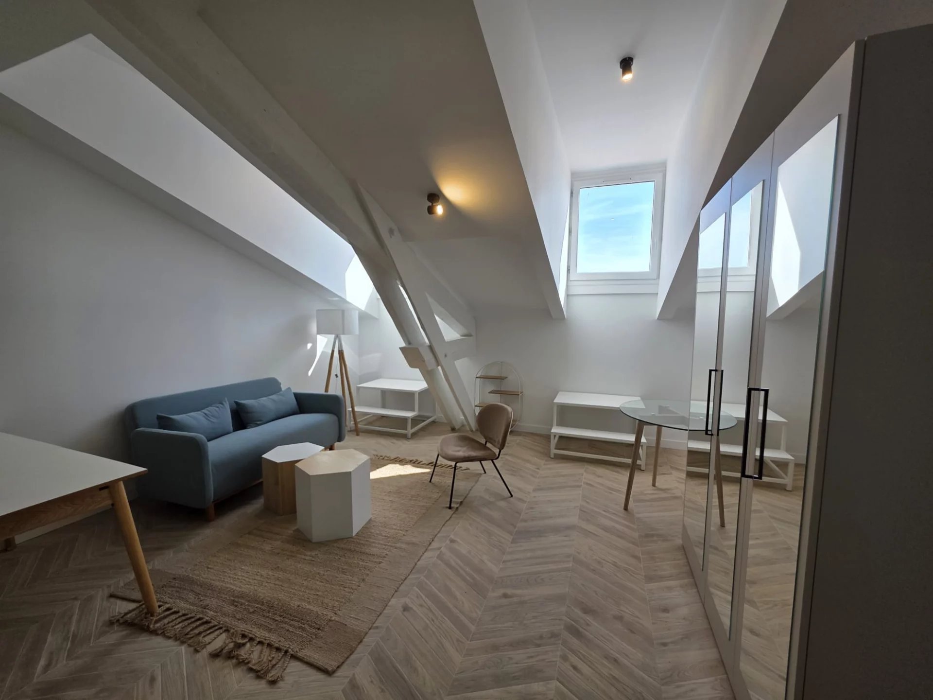 APPARTEMENT 2 PIÈCES - CARRÉ D'OR