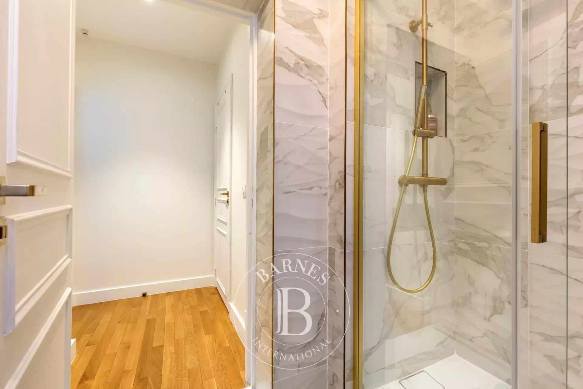 Daire Paris 8ème - picture 8