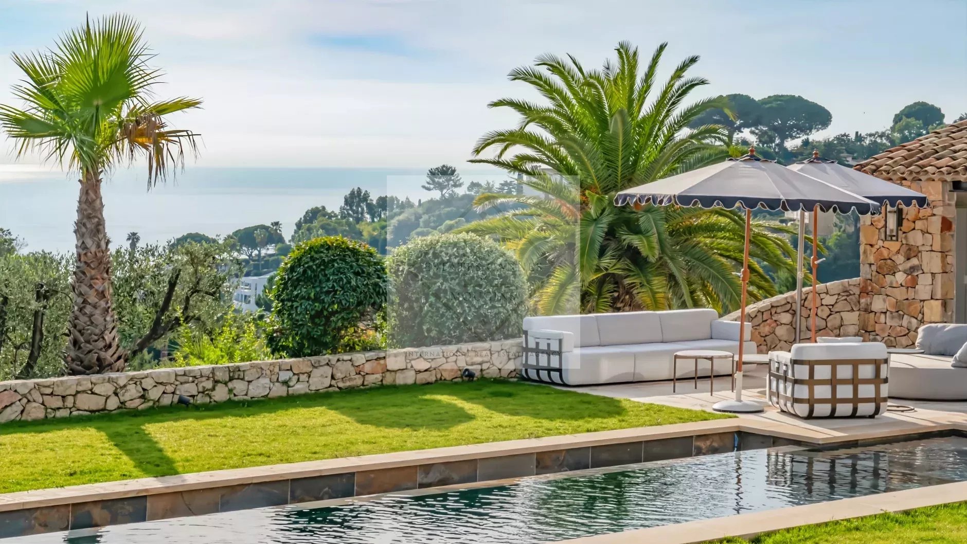 SUPER CANNES — EXCEPTIONAL BRAND-NEW CONTEMPORARY VILLA WITH PANORAMIC SEA VIEWS — photo 29