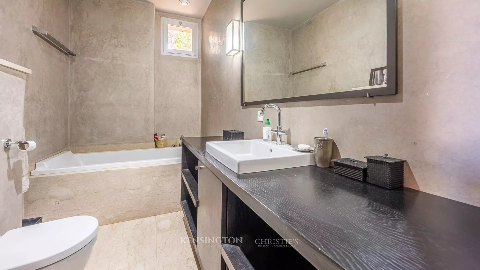 4 Bedroom Villa/Townhouse's Image 43