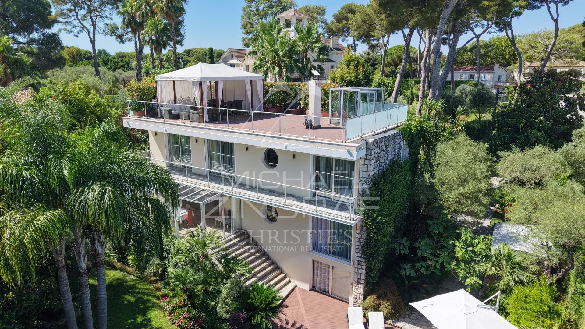 4 Bedroom Villa/Townhouse's Image 6