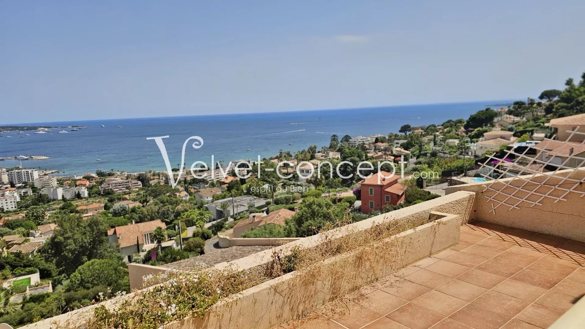 PANORAMIC SEA VIEW! Golfe Juan triplex apartment