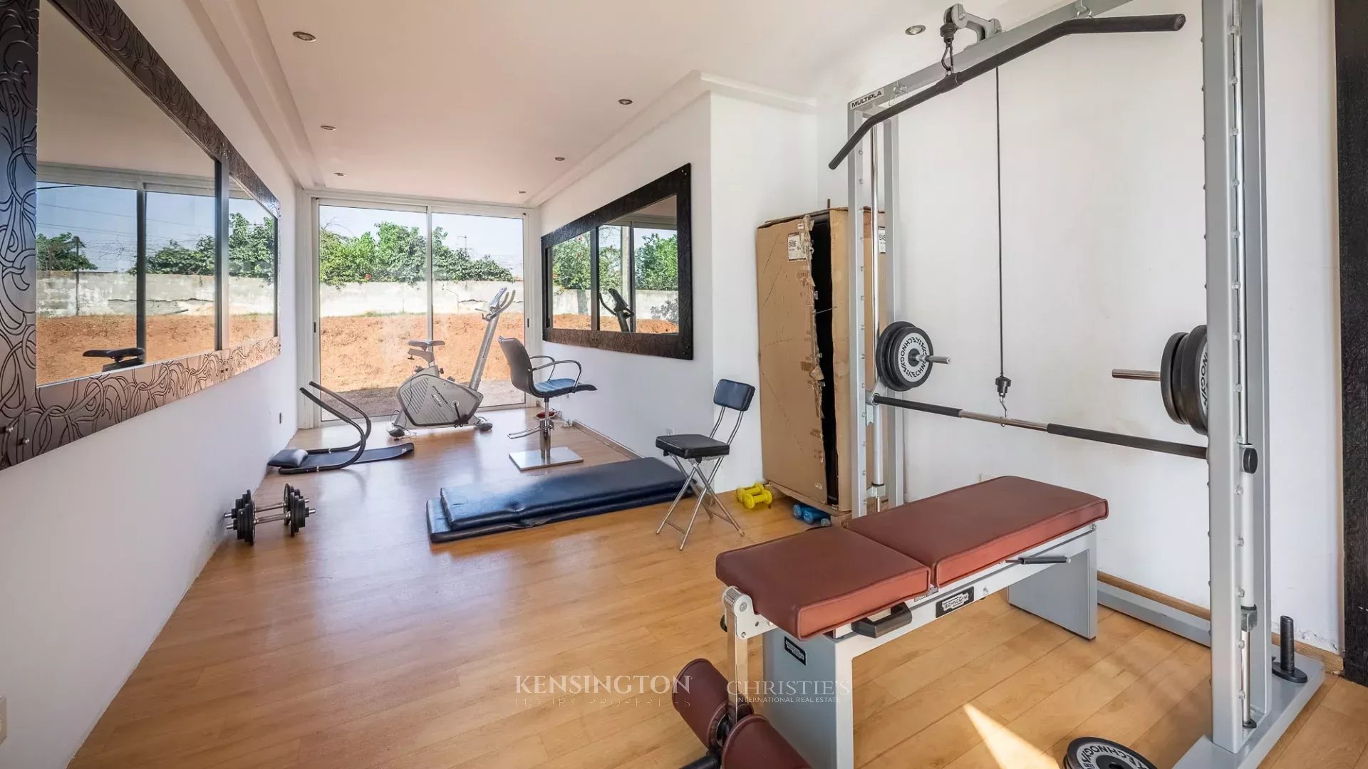 5 Bedroom Villa/Townhouse's Image 18