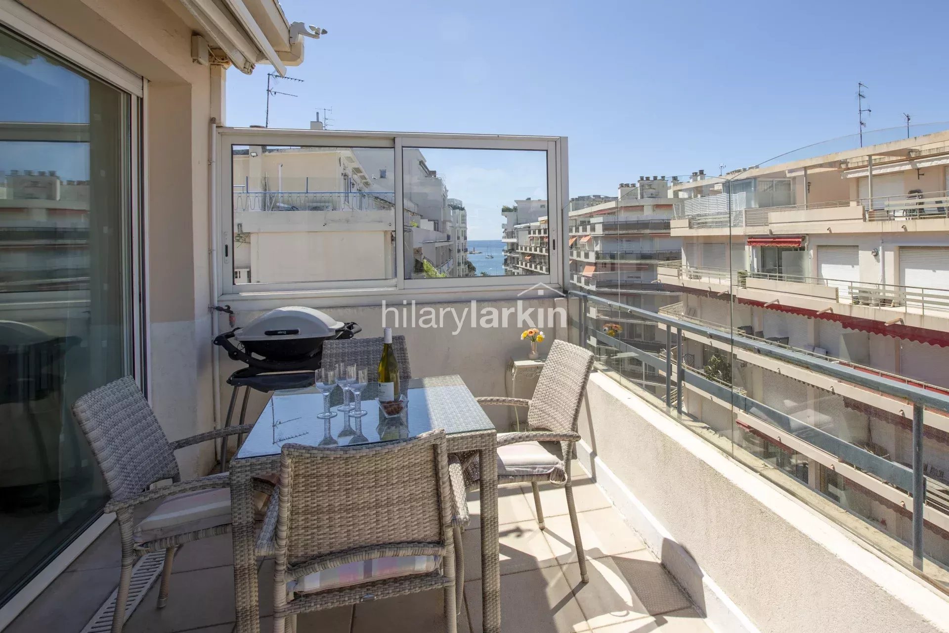 3P Dernier Étage Avec Grande Terrasse à Deux Pas de la Croisette – Cannes Banane