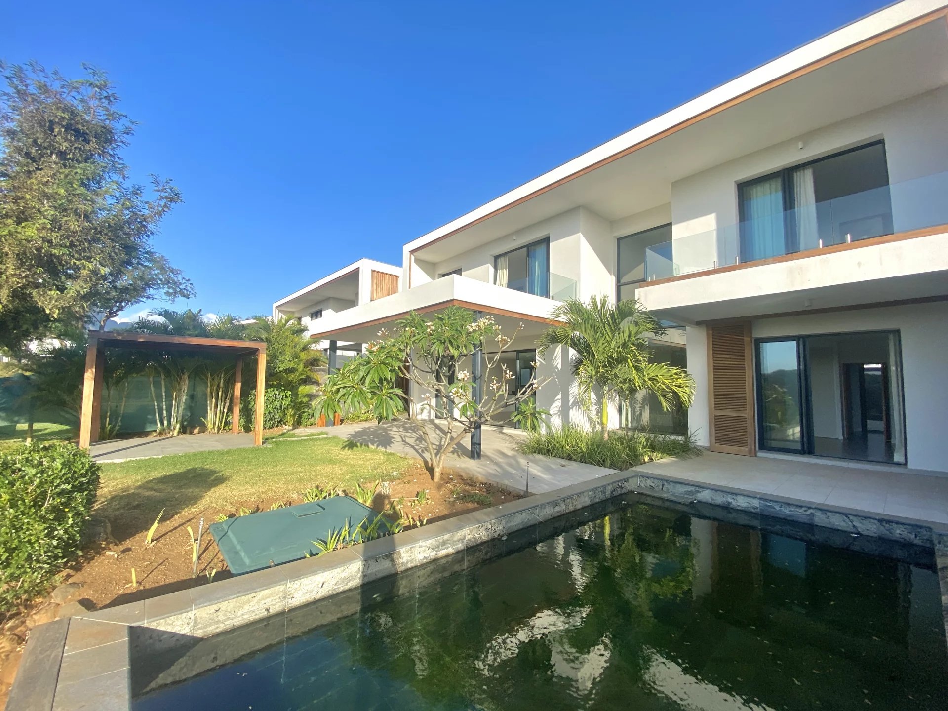 Sale House Tamarin