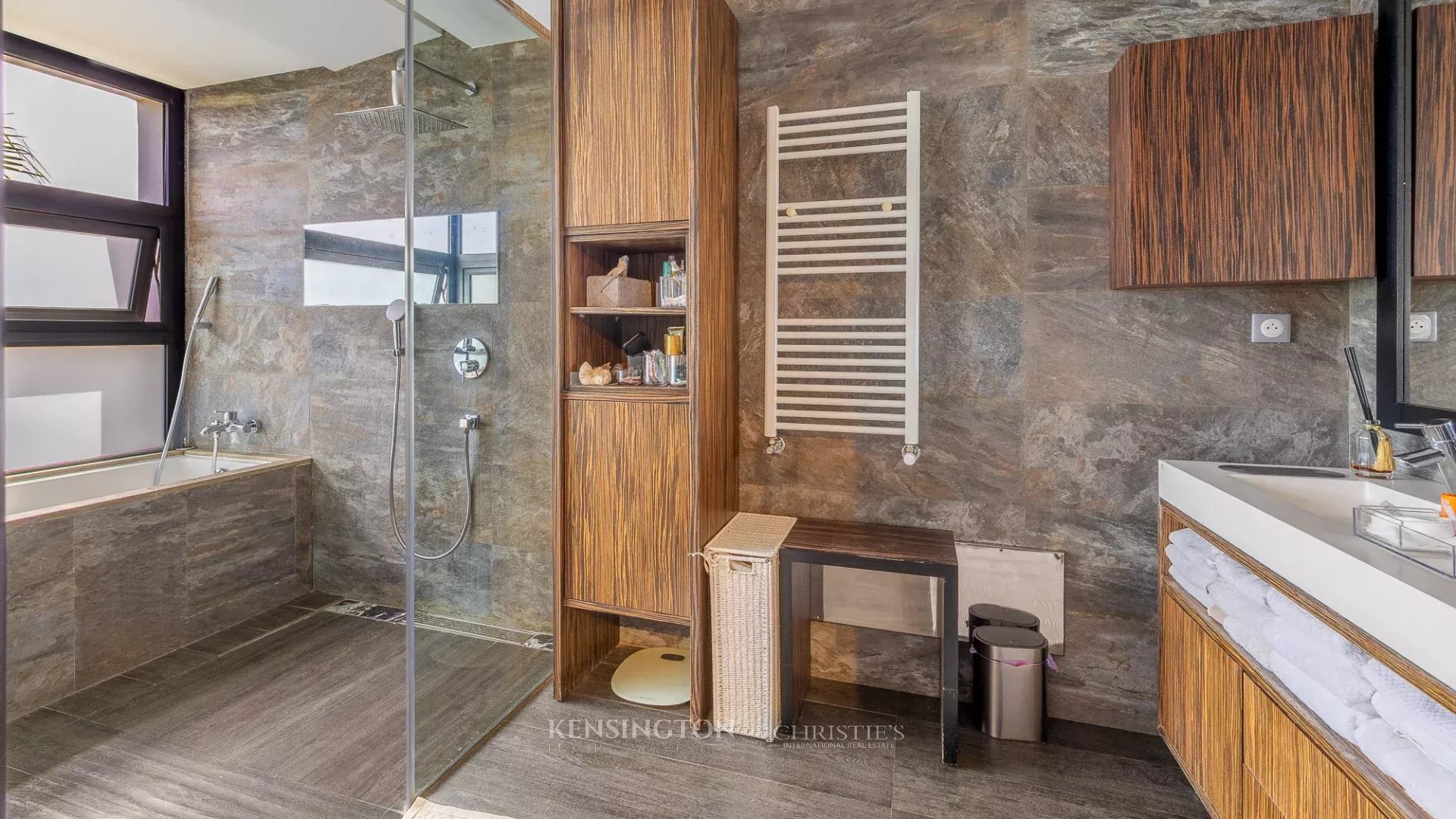 4 Bedroom Villa/Townhouse's Image 16