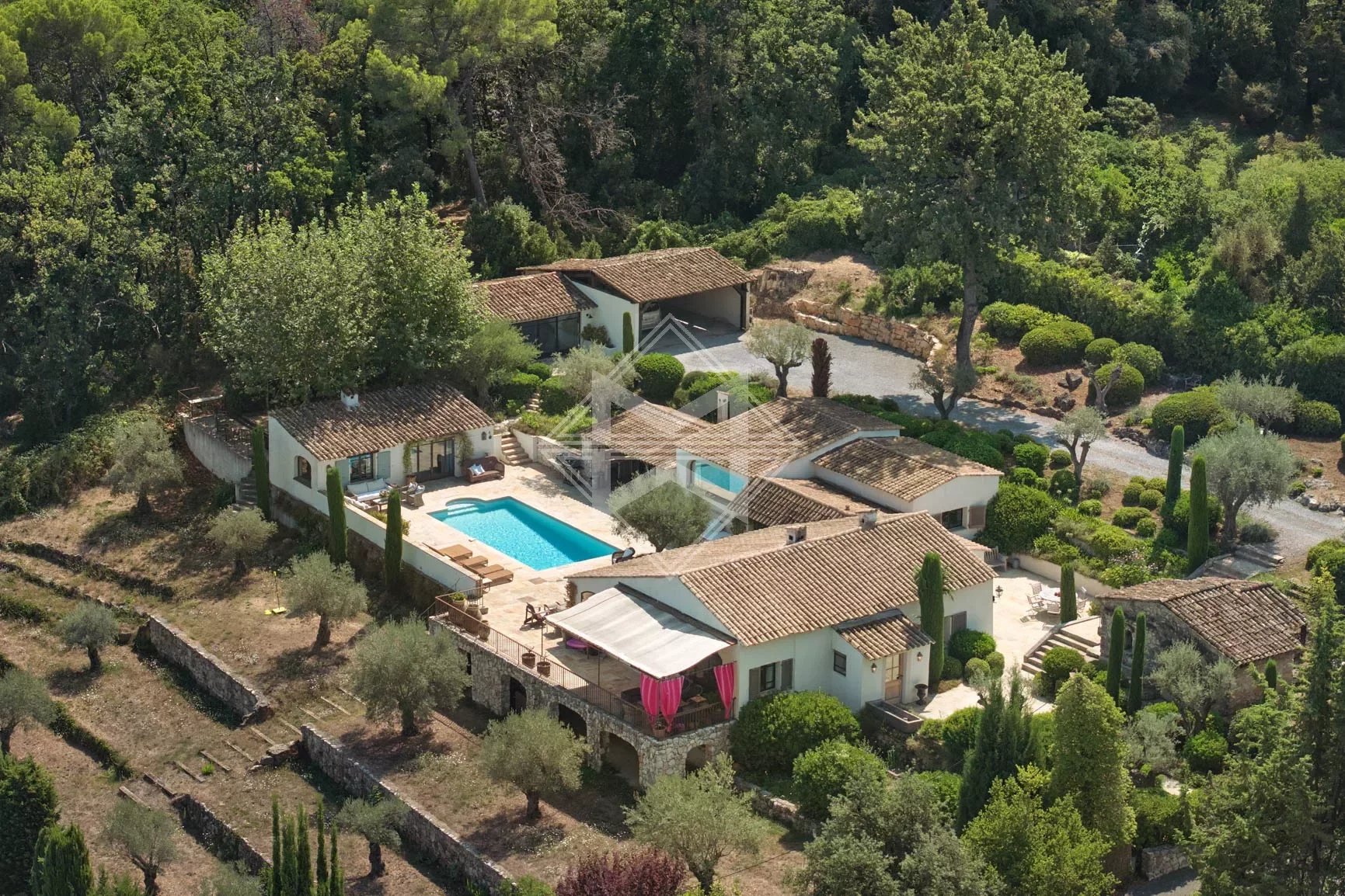 06560 VALBONNE VILLA