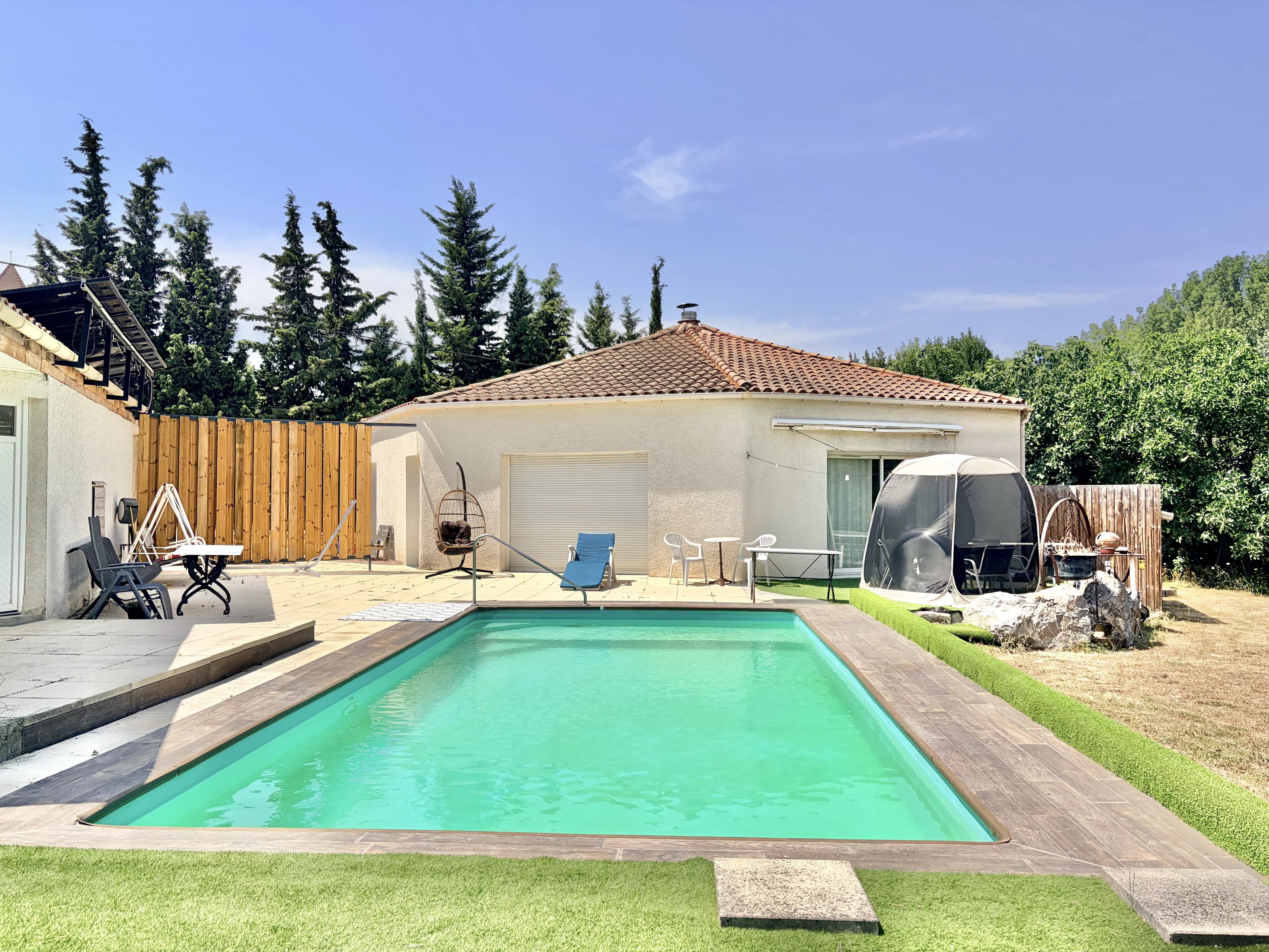 Maison Hexagonale Exceptionnelle à Proximité de Carcassonne