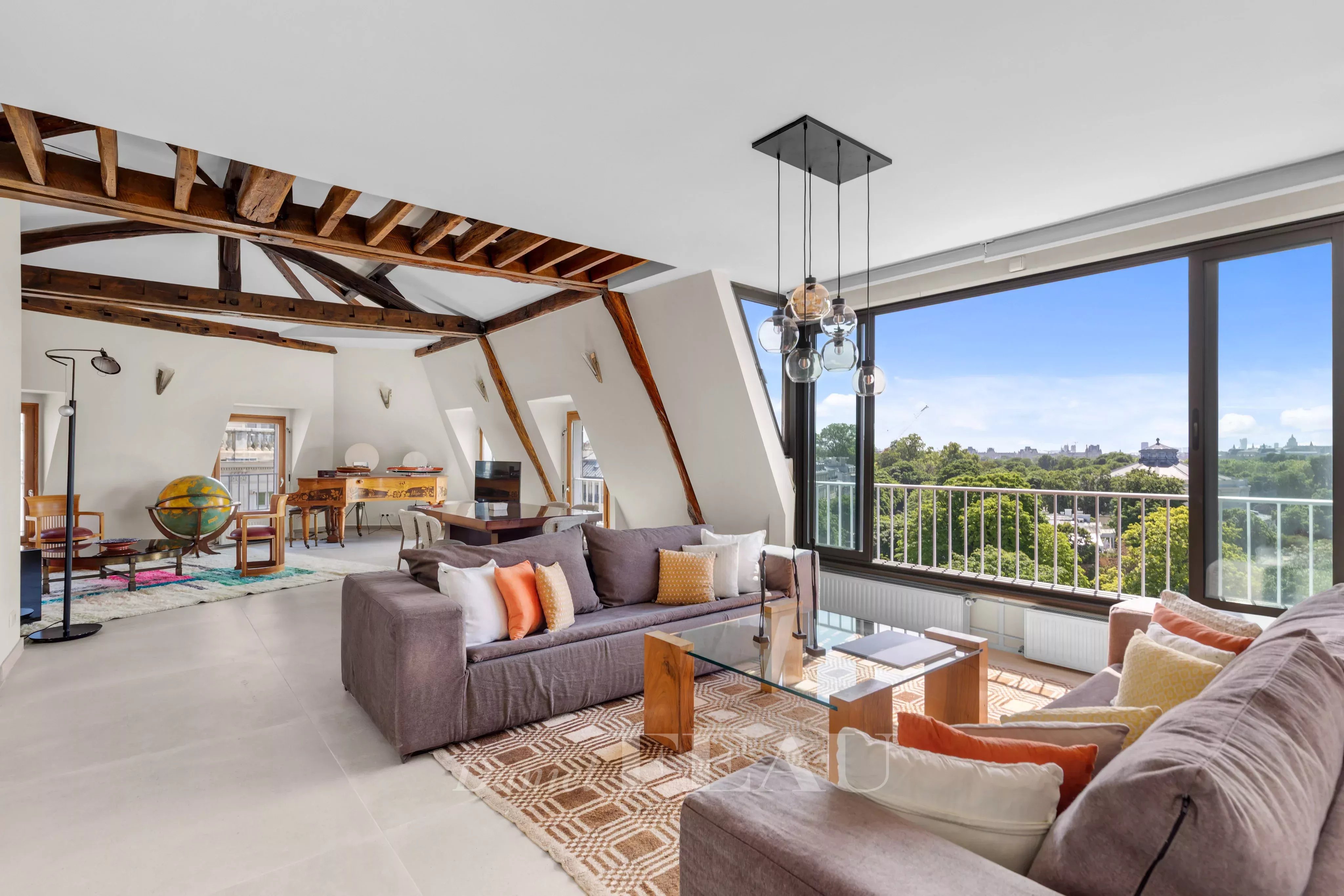 Sale Apartment Paris 8th