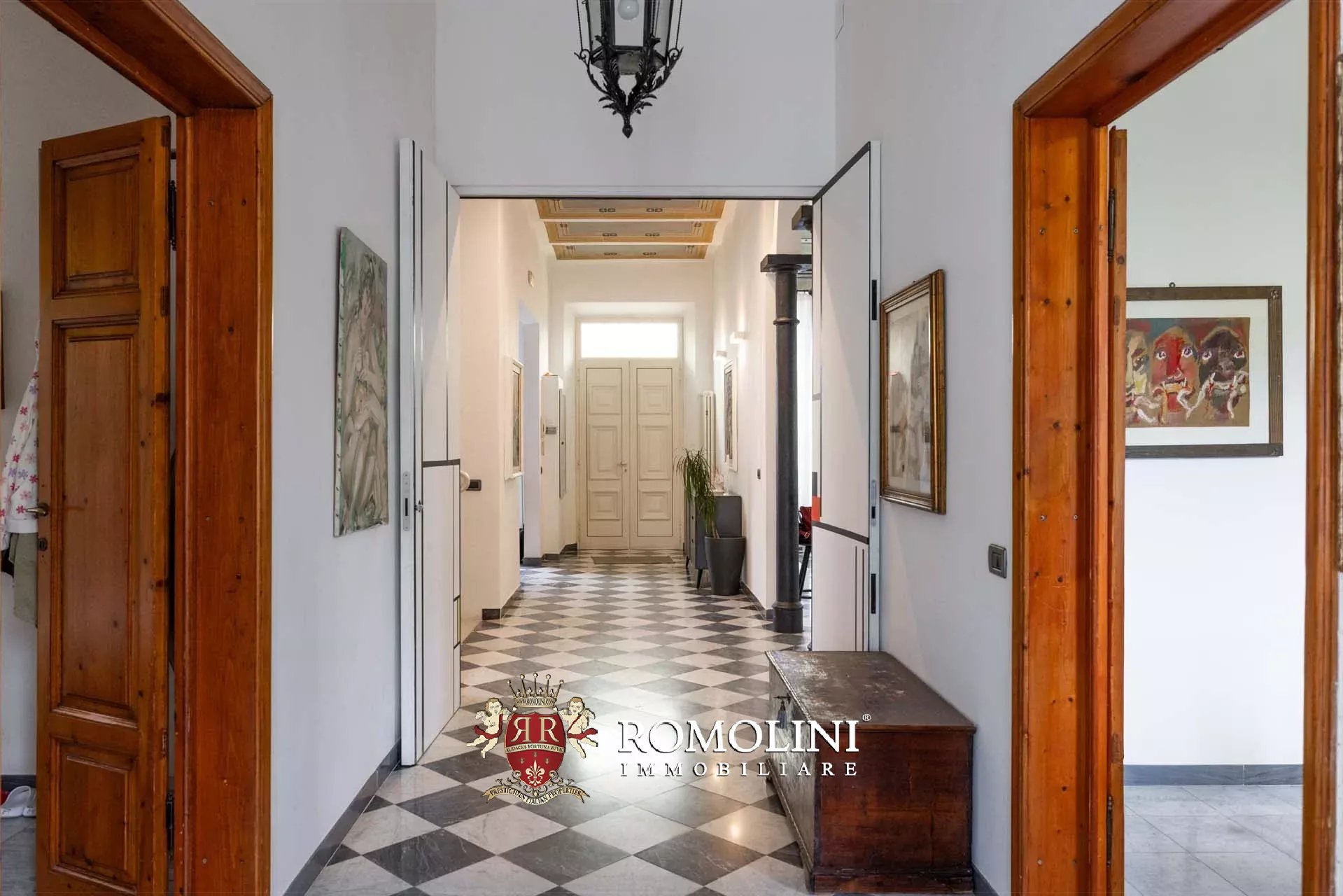 6 Bedroom Villa/Townhouse's Image 20