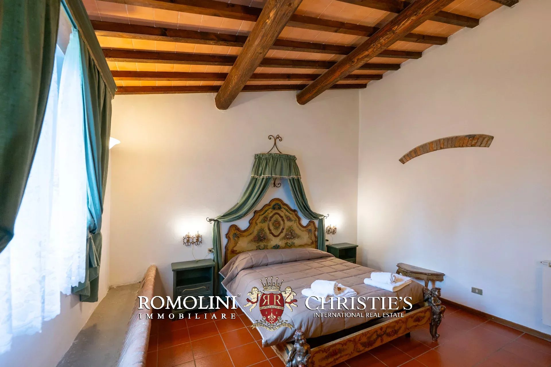 13 Bedroom Villa/Townhouse's Image 34