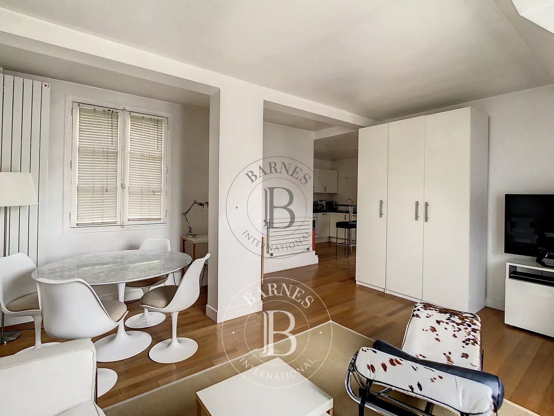 Daire Paris 8ème - picture 4