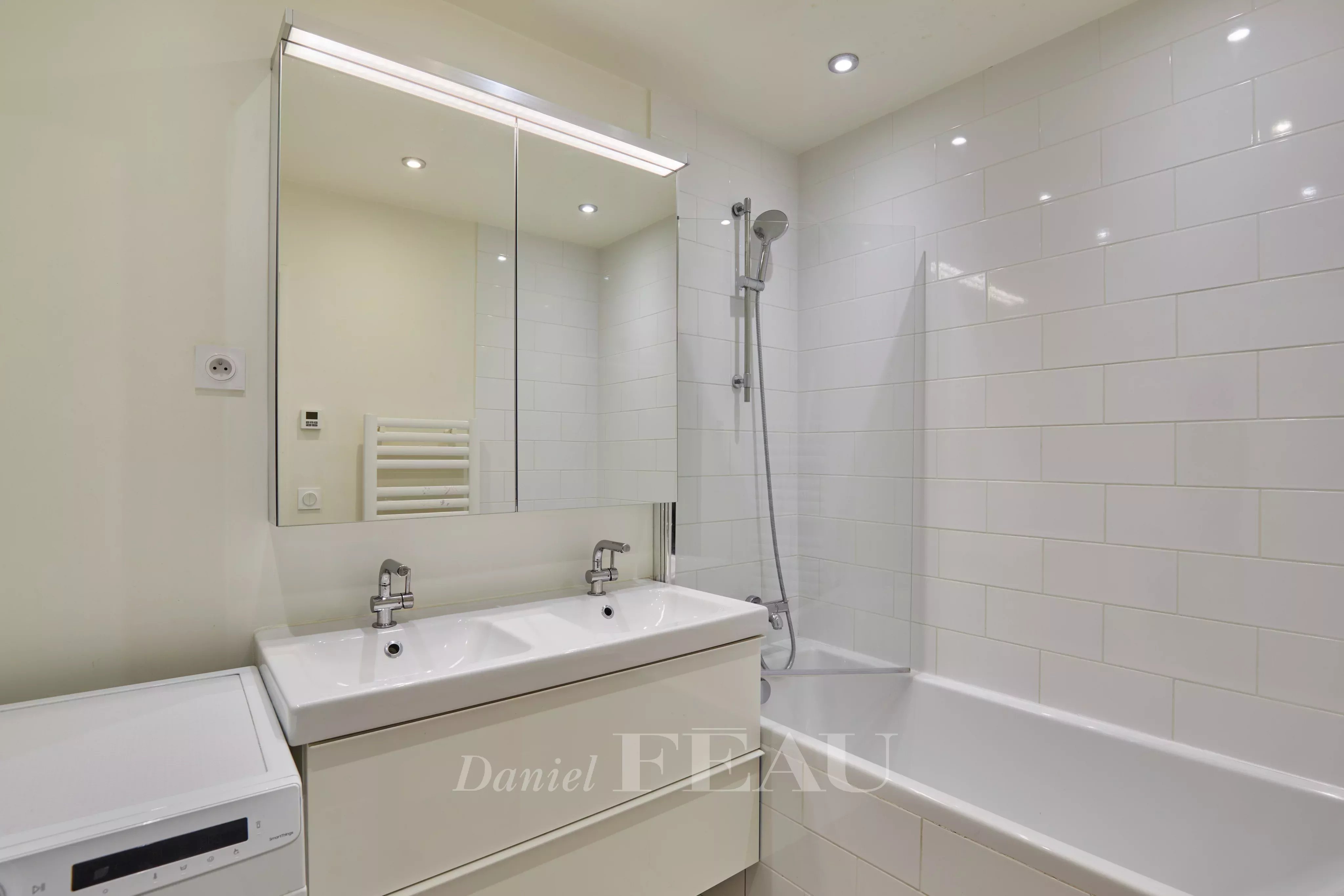 Sale Apartment Paris 16th