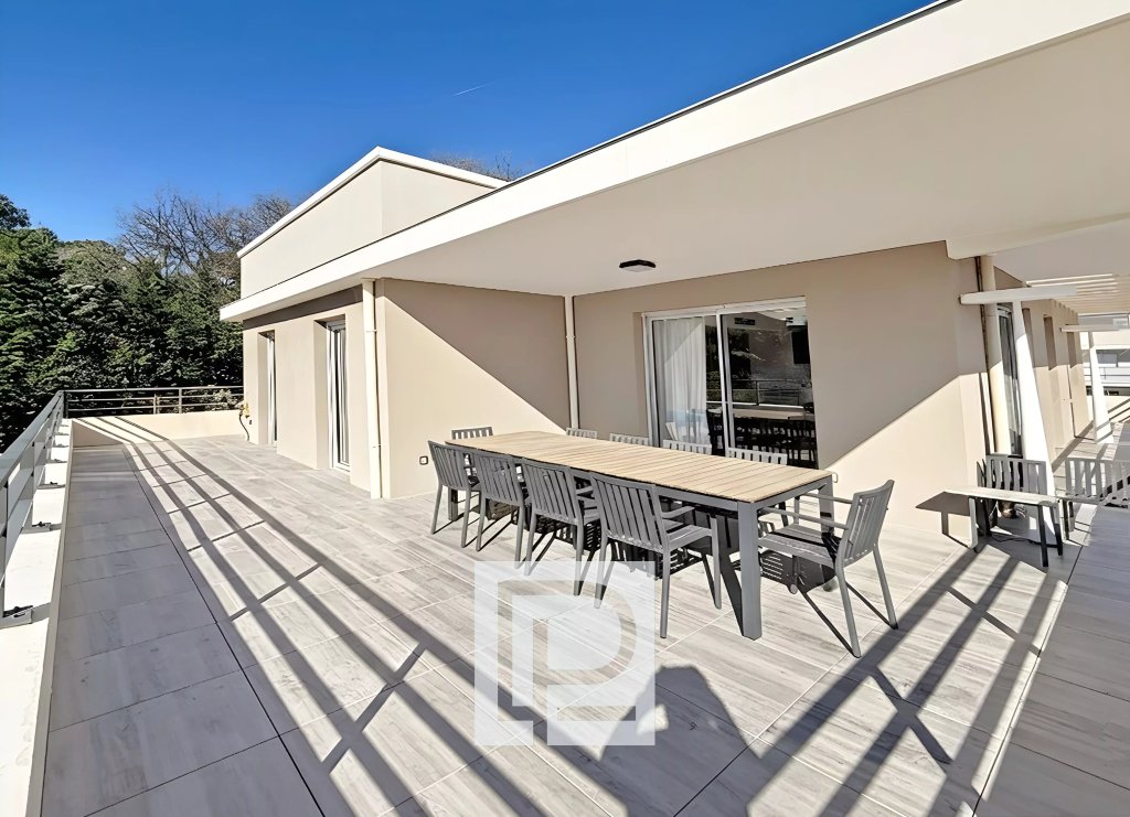 Apartment for sale in Mougins — Penthouse apartment in the heart of Mougins