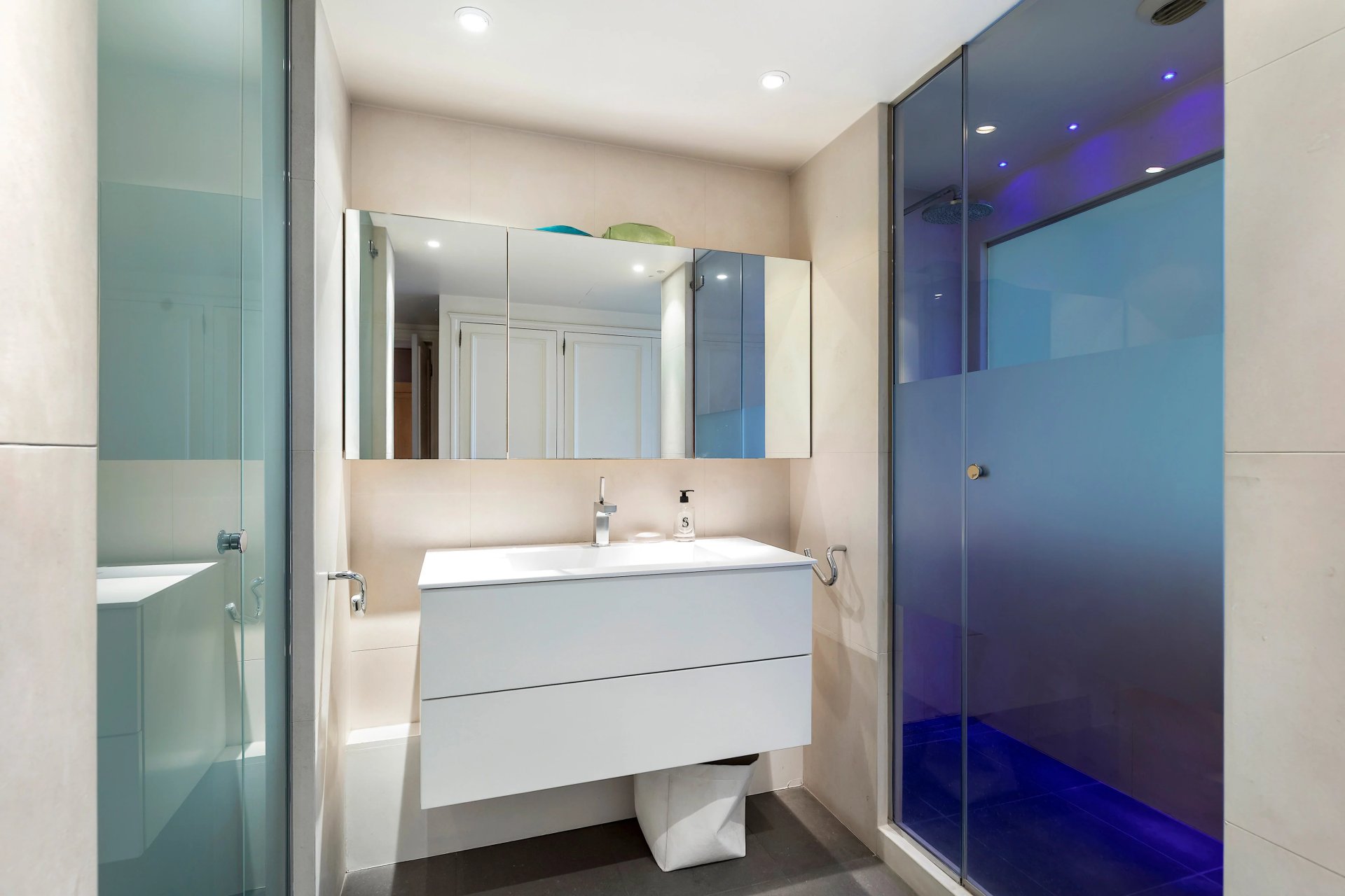 2 Bedroom Apartment/Flat's Image 3