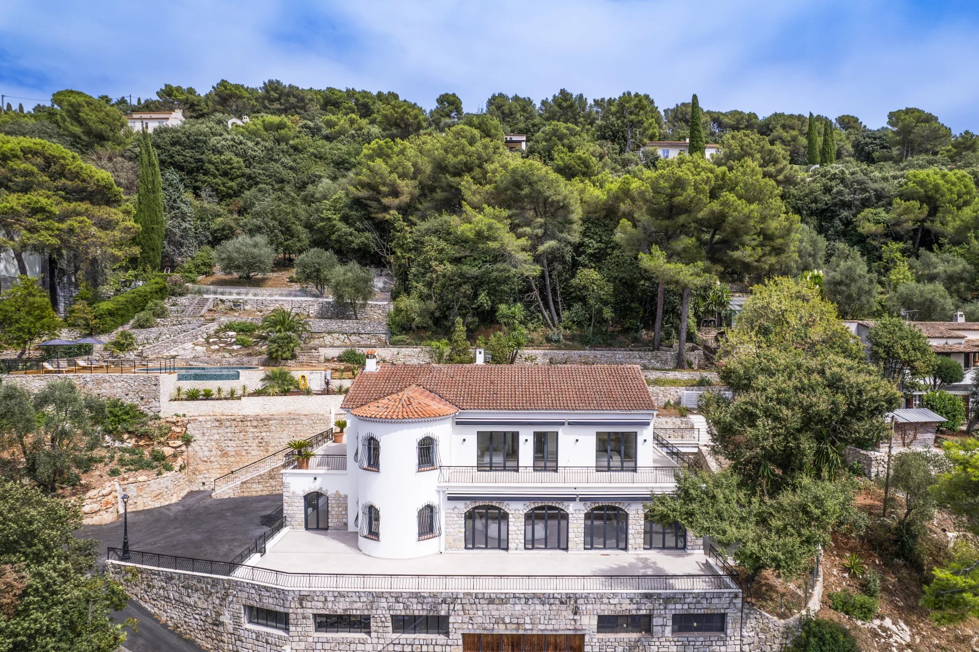 Qlistings - 5 Bedrooms - House - Alpes-Maritimes - For Sale - 9374 Property Image