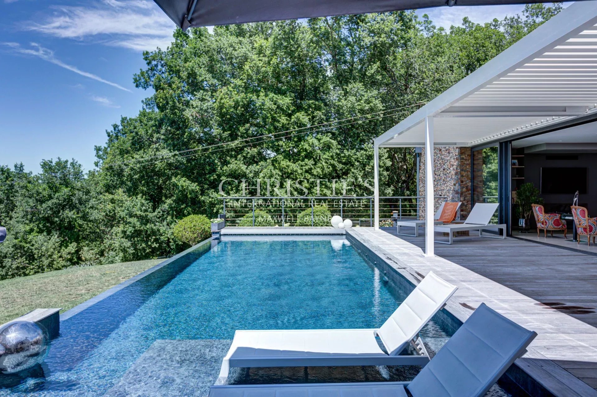4 Bedroom Villa/Townhouse's Image 4