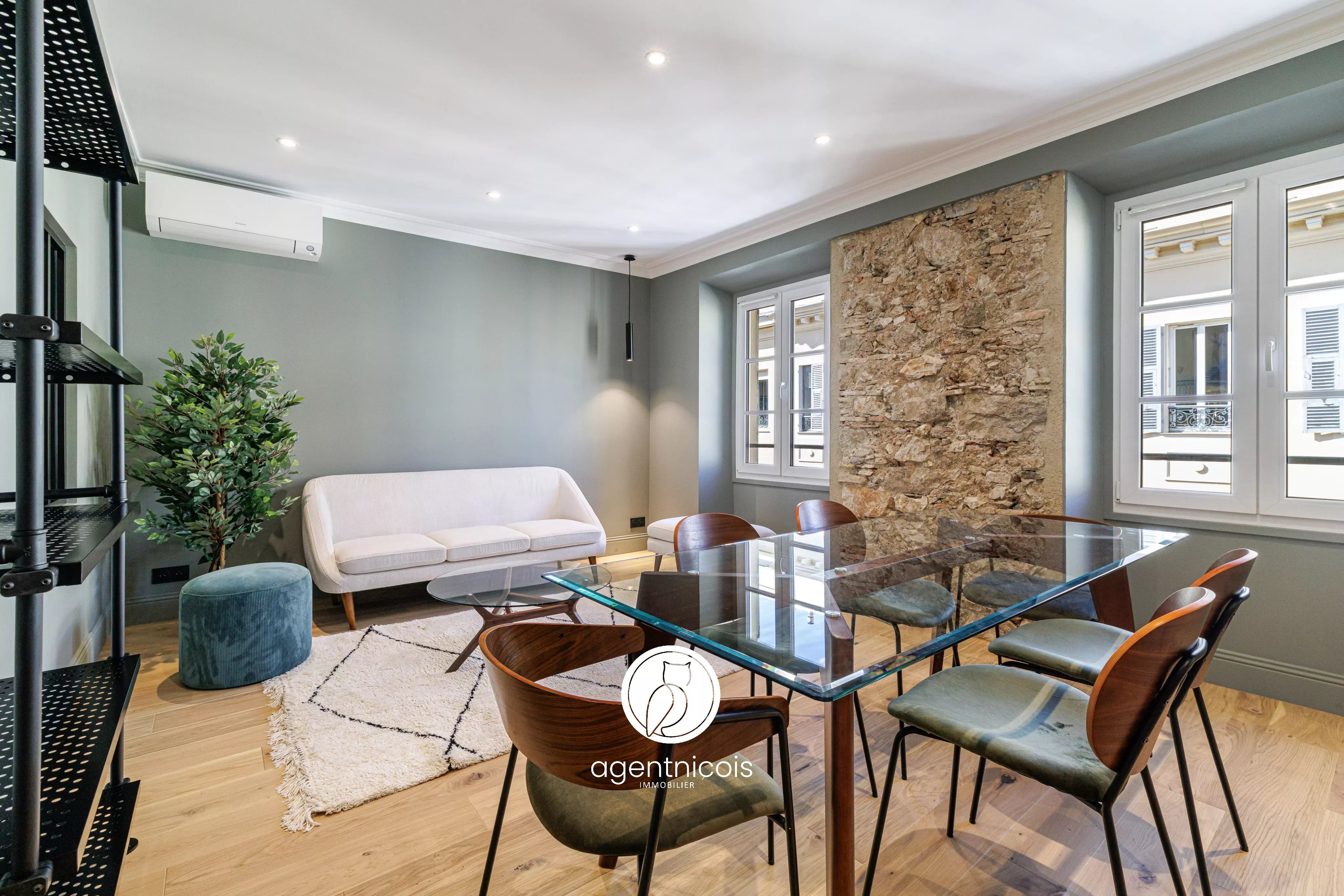 Agence immobilière de 