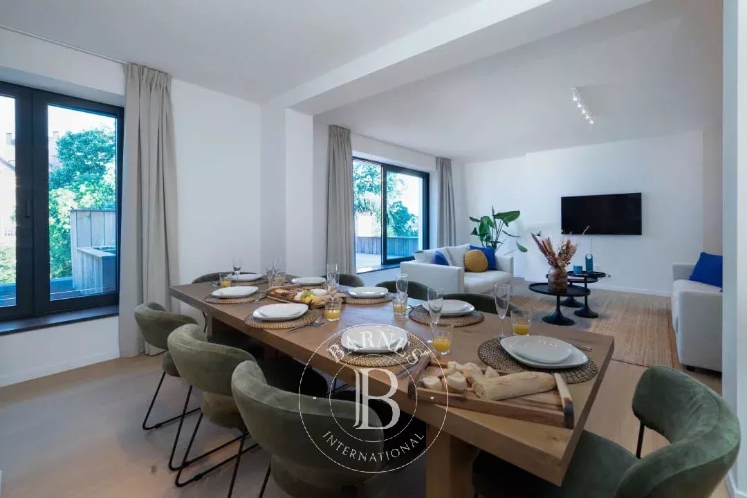 Stéphanie/Chatelain - furnished 3-bedroom penthouse