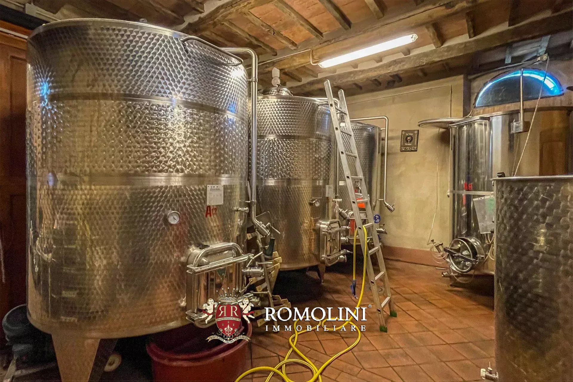 6 Bedroom Vineyard's Image 27