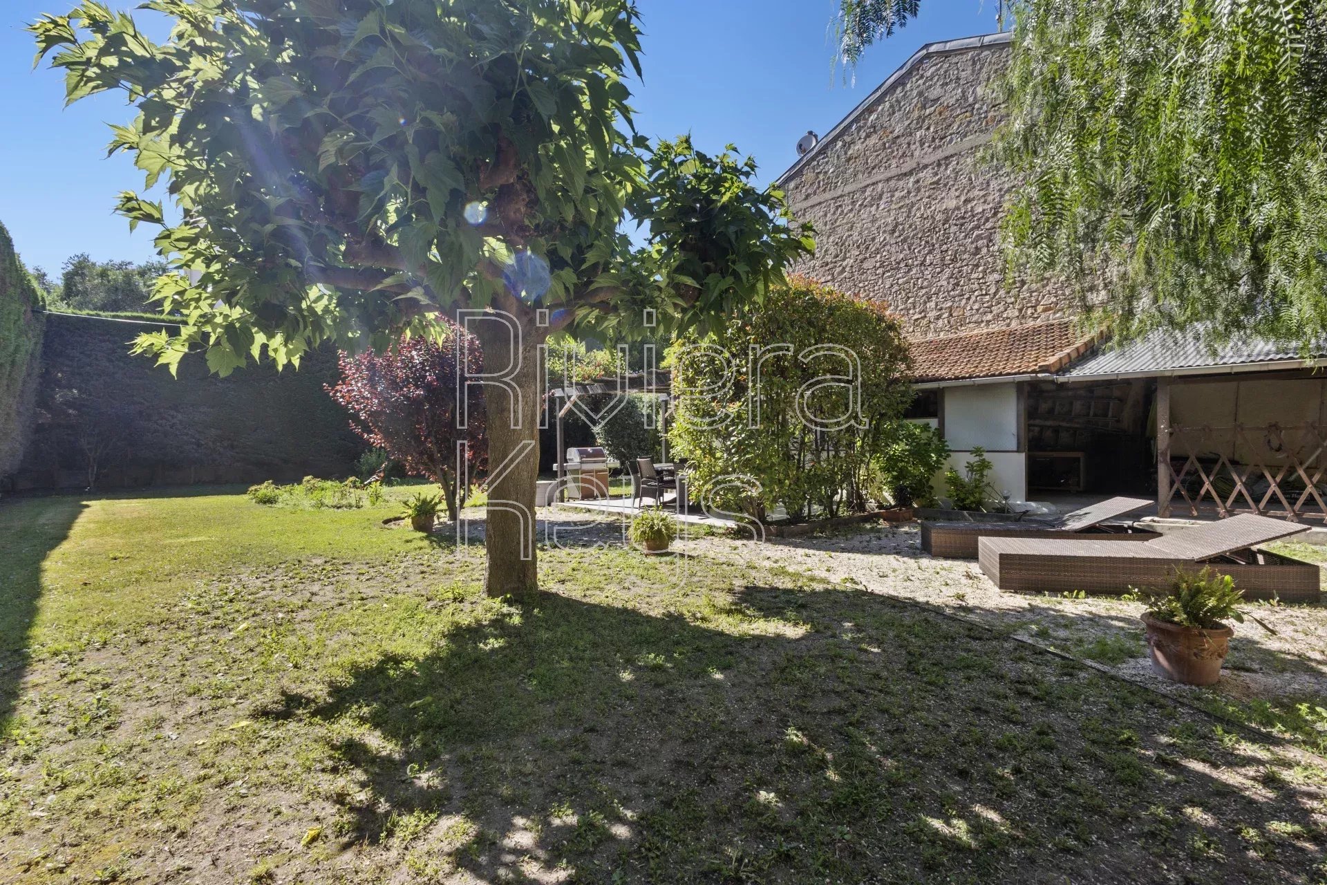 CANNES : Maison bourgeoise pleine de charme, au calme et proche Croisette