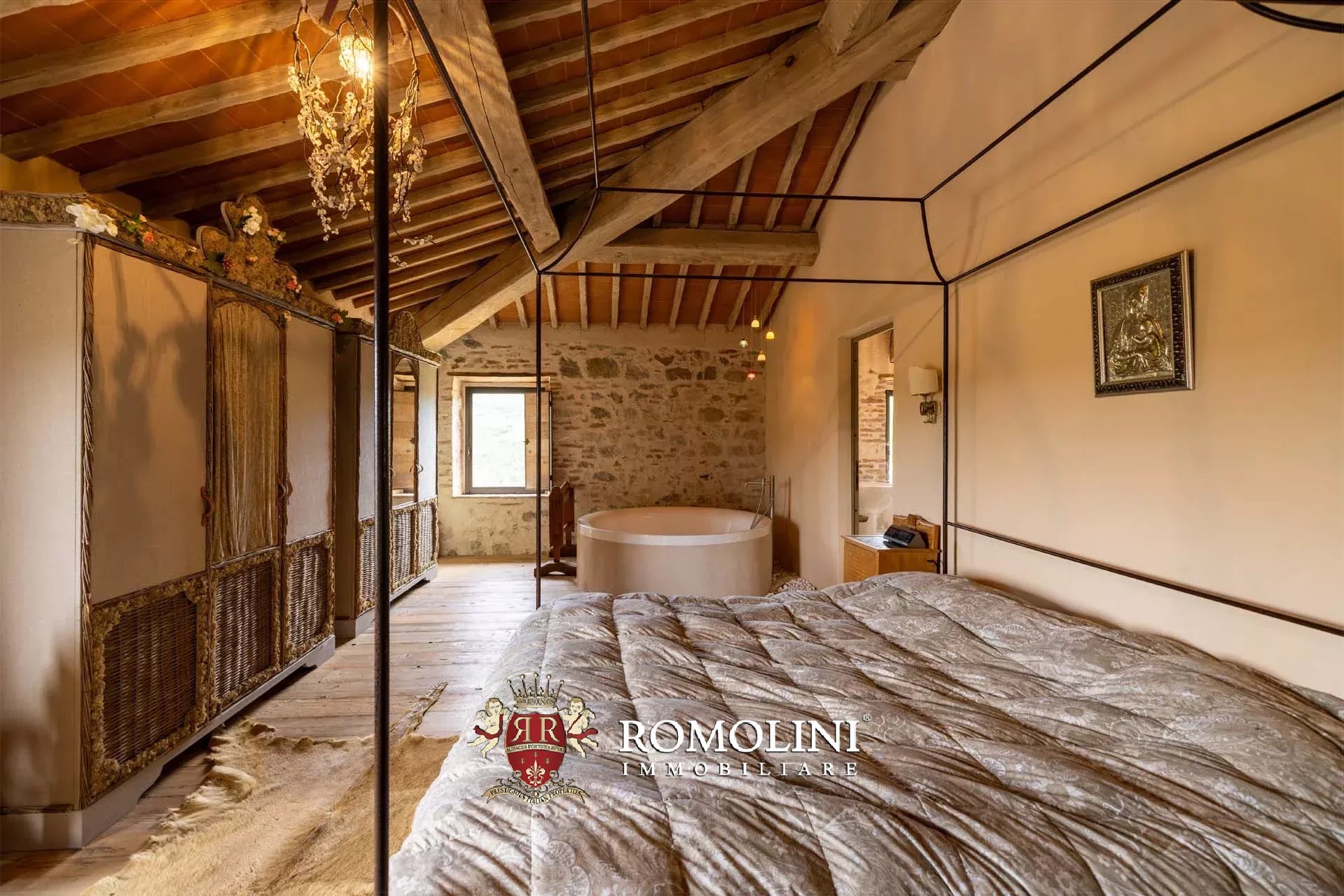 7 Bedroom Villa/Townhouse's Image 37
