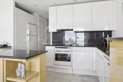 In a high-end residence, apartment with great potential — photo 6 of 7