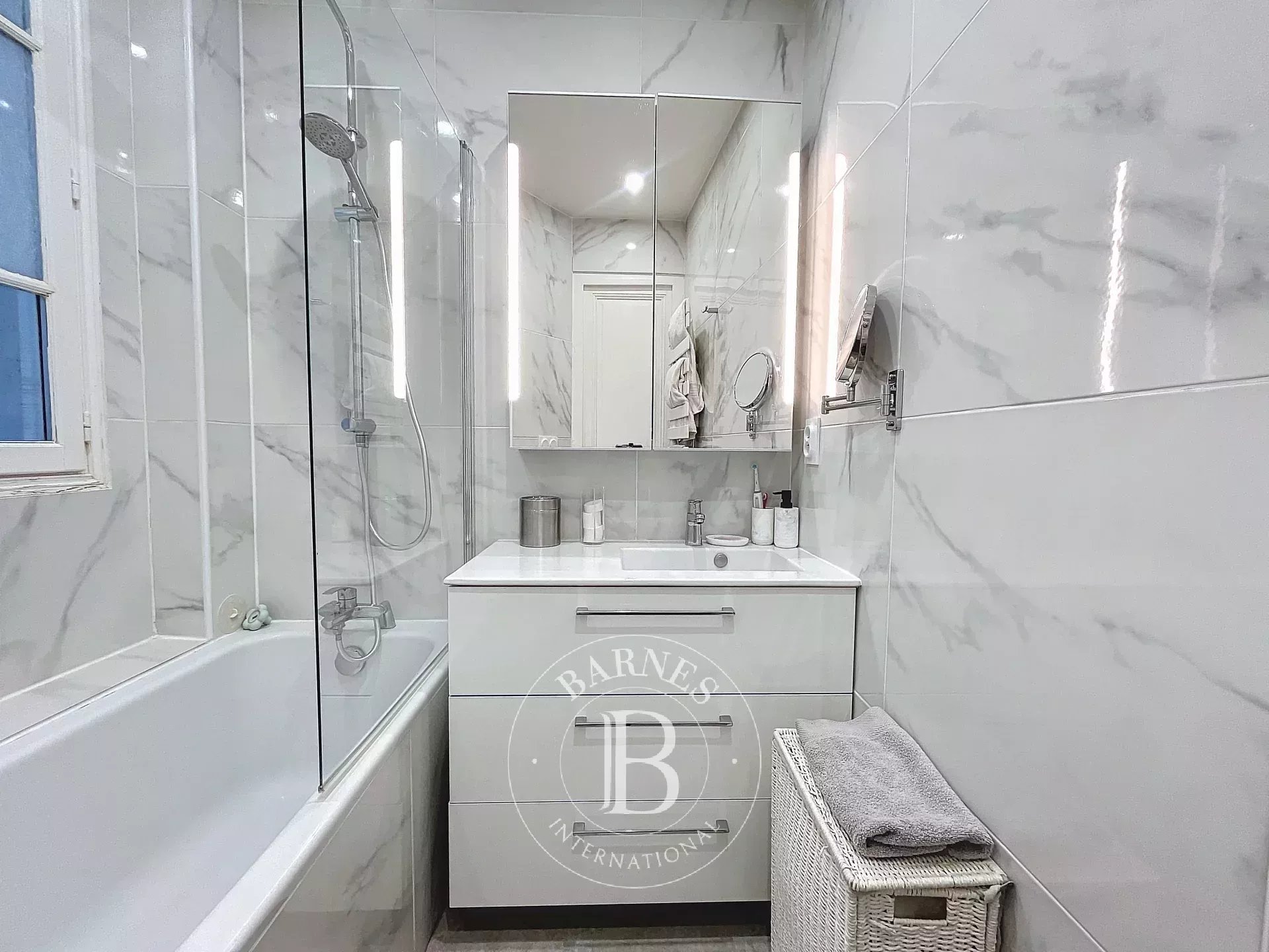 Daire Paris 18ème - picture 10