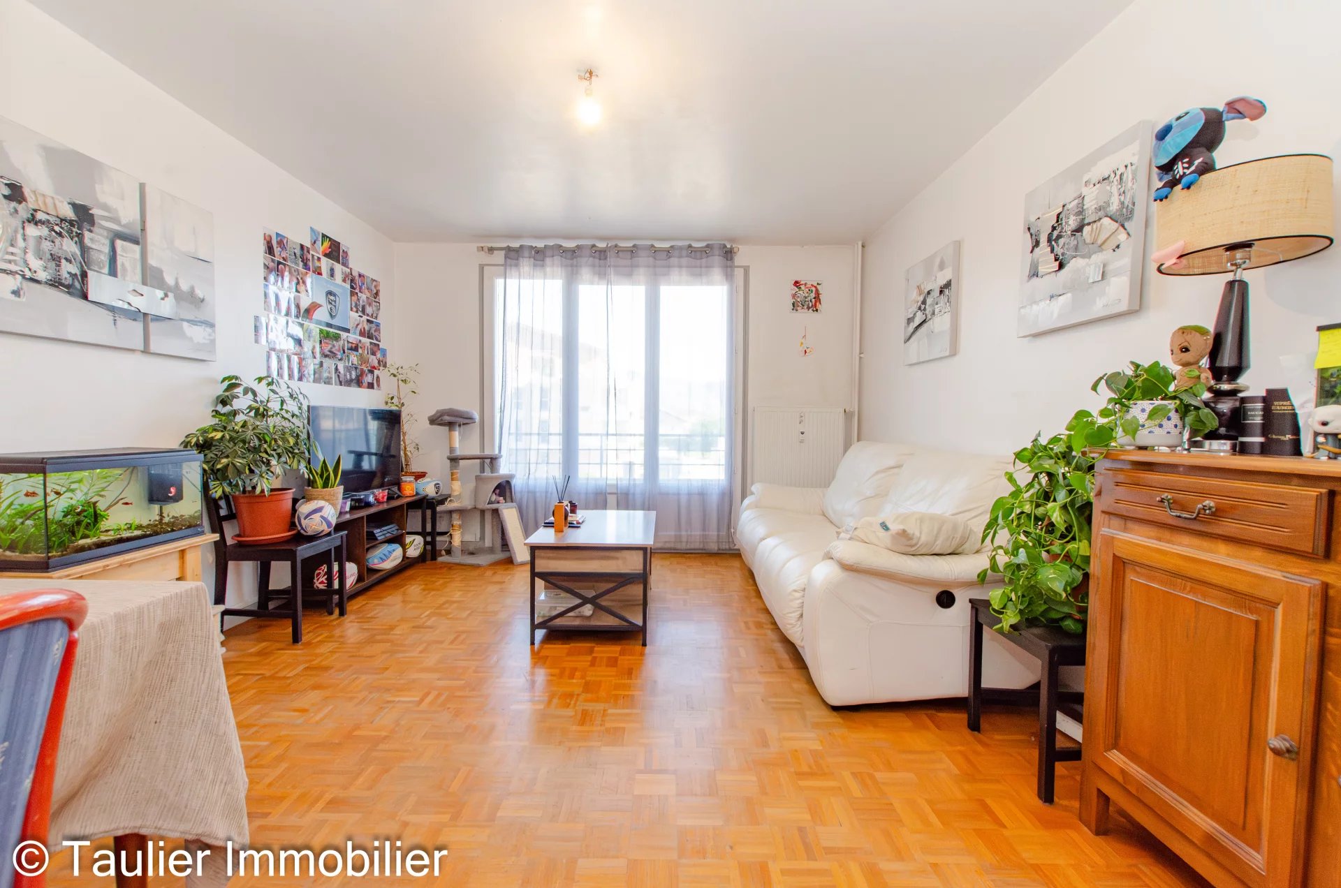 T3 traversant avec balcons, 1er étage, parking