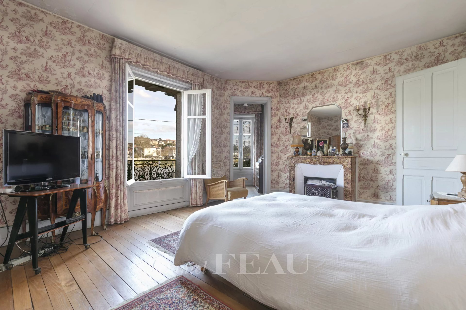 6 Bedroom Villa/Townhouse's Image 9