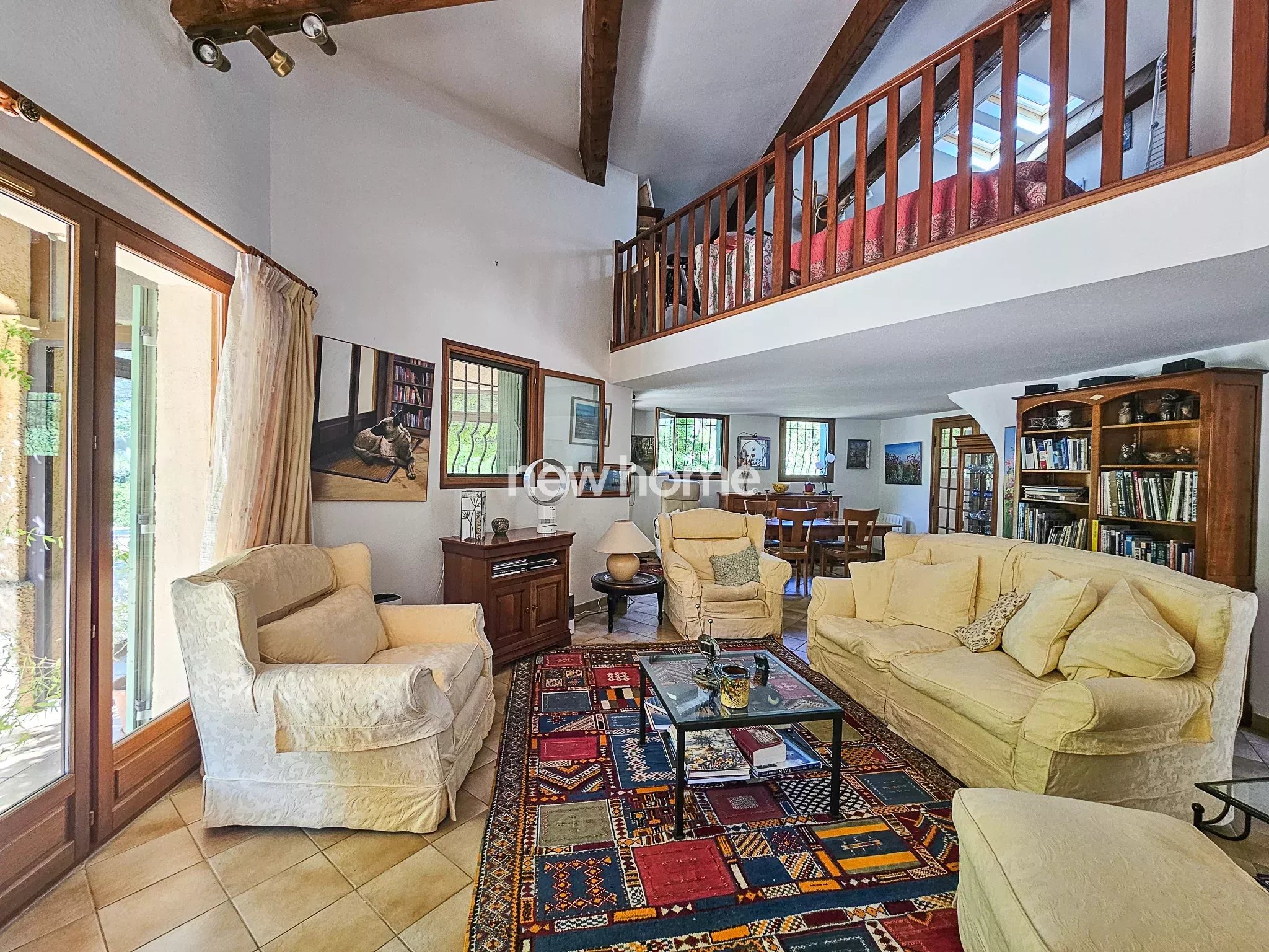 Havre de paix au cur de la nature avec vaste terrain arboré