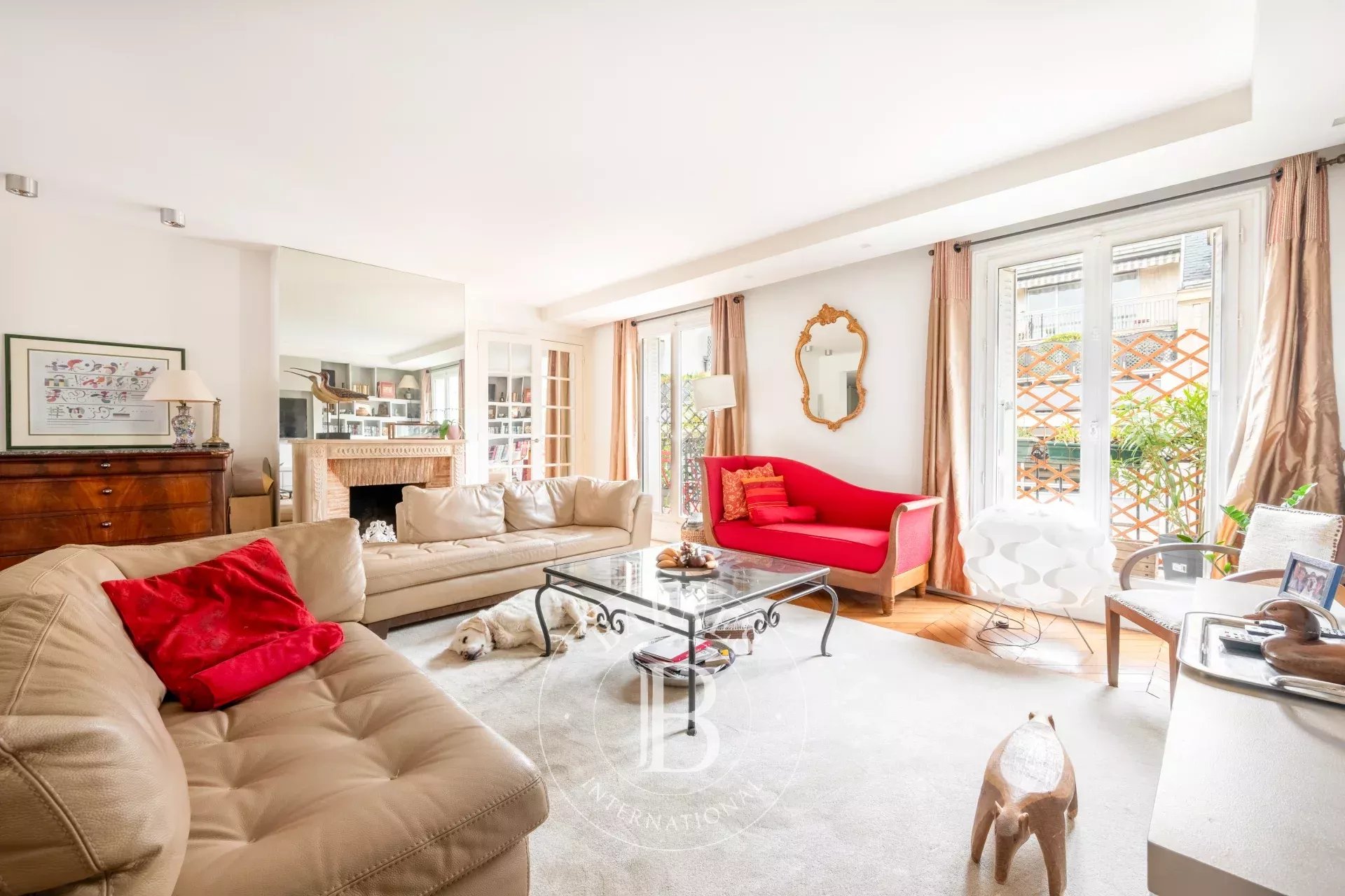 Exclusive listing - Paris 16 - Pompe / La Muette  - 2 bedrooms - Haussmann-style