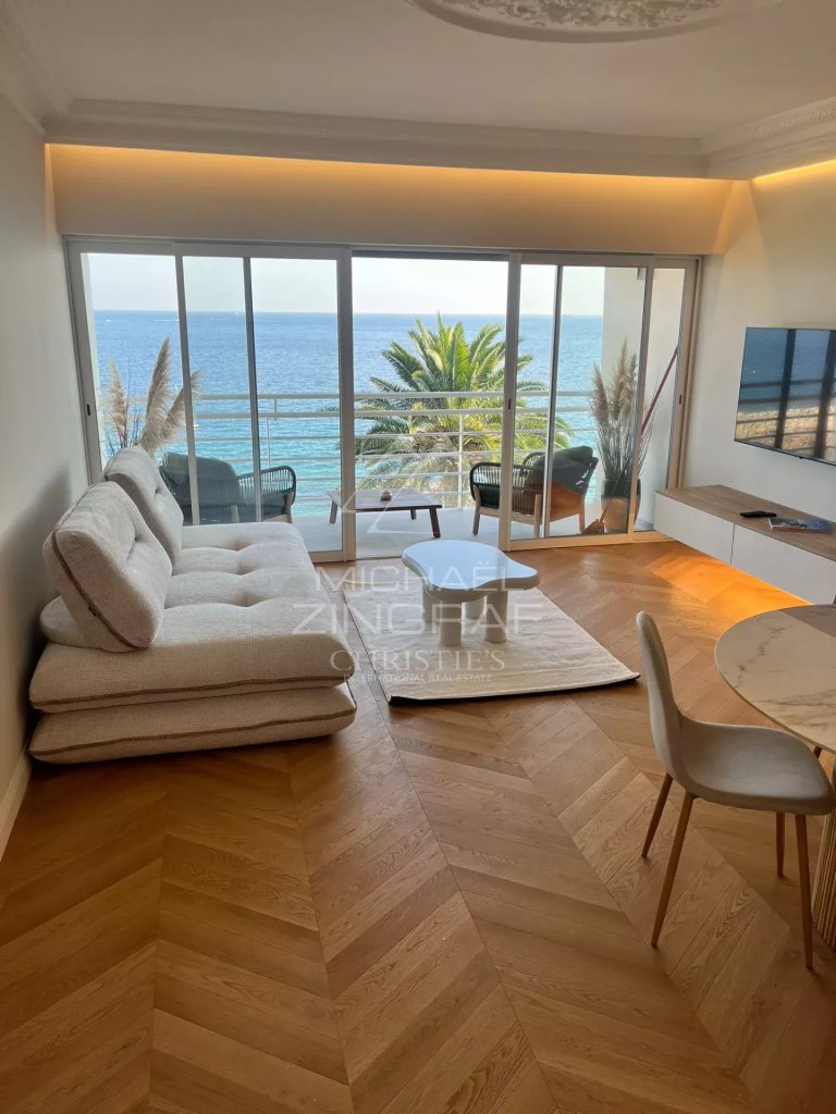 Apartment for sale in Cannes — CANNES – Seafront – Stunning One-Bedroom Apartment